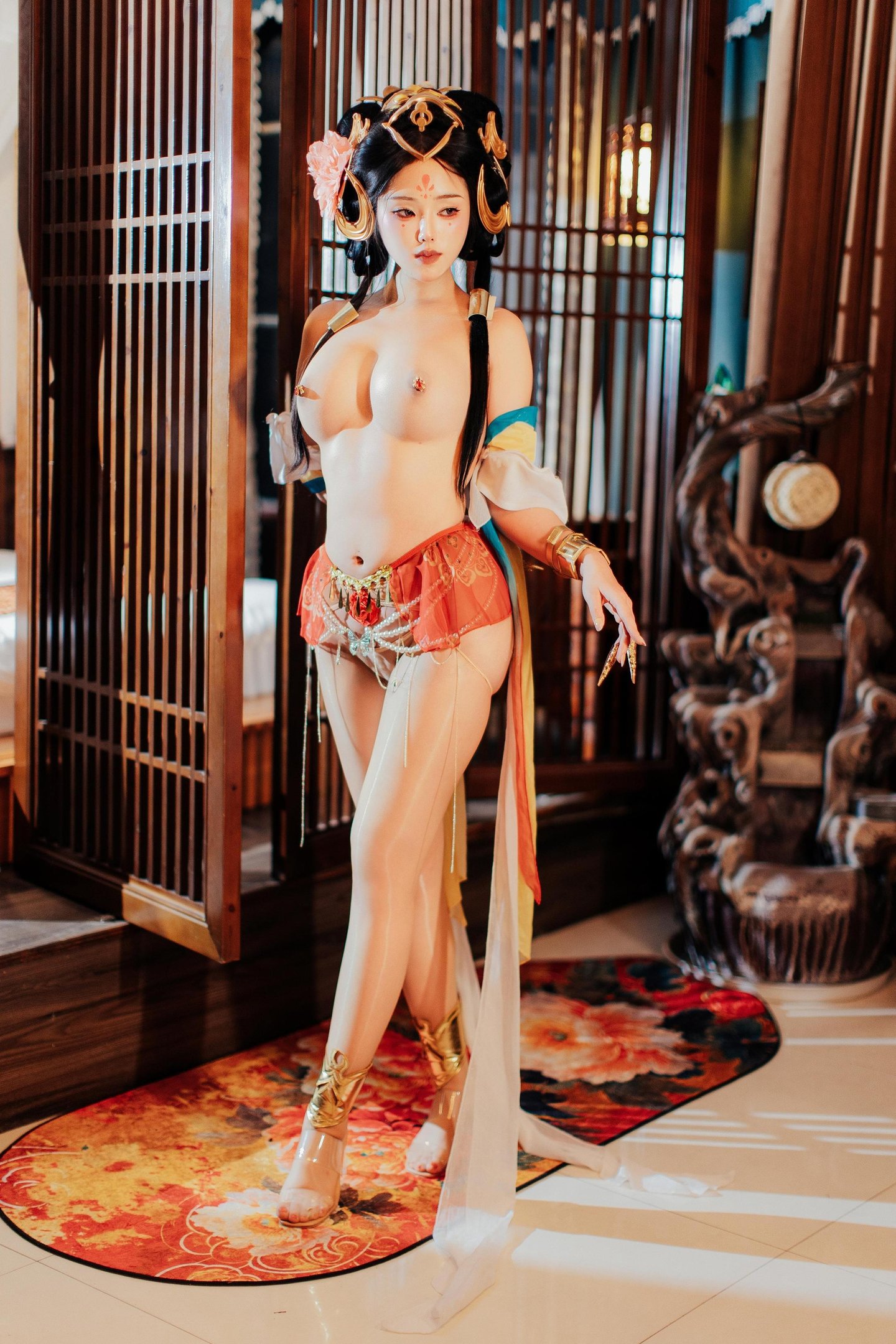 [Cosplay] Titanium Alloy TiTi - Yang Yuhuan: Captivating Ancient Elegance with Bold Visuals, Eye-Catching Curves and Alluring Atmosphere 85P1V