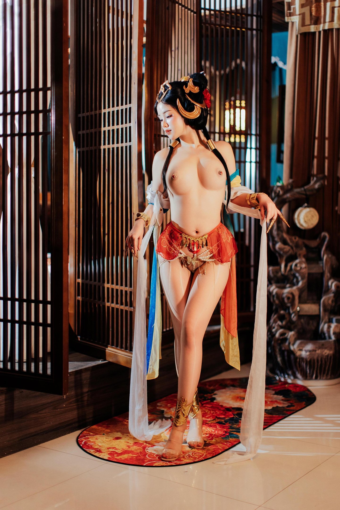 [Cosplay] Titanium Alloy TiTi - Yang Yuhuan: Captivating Ancient Elegance with Bold Visuals, Eye-Catching Curves and Alluring Atmosphere 85P1V