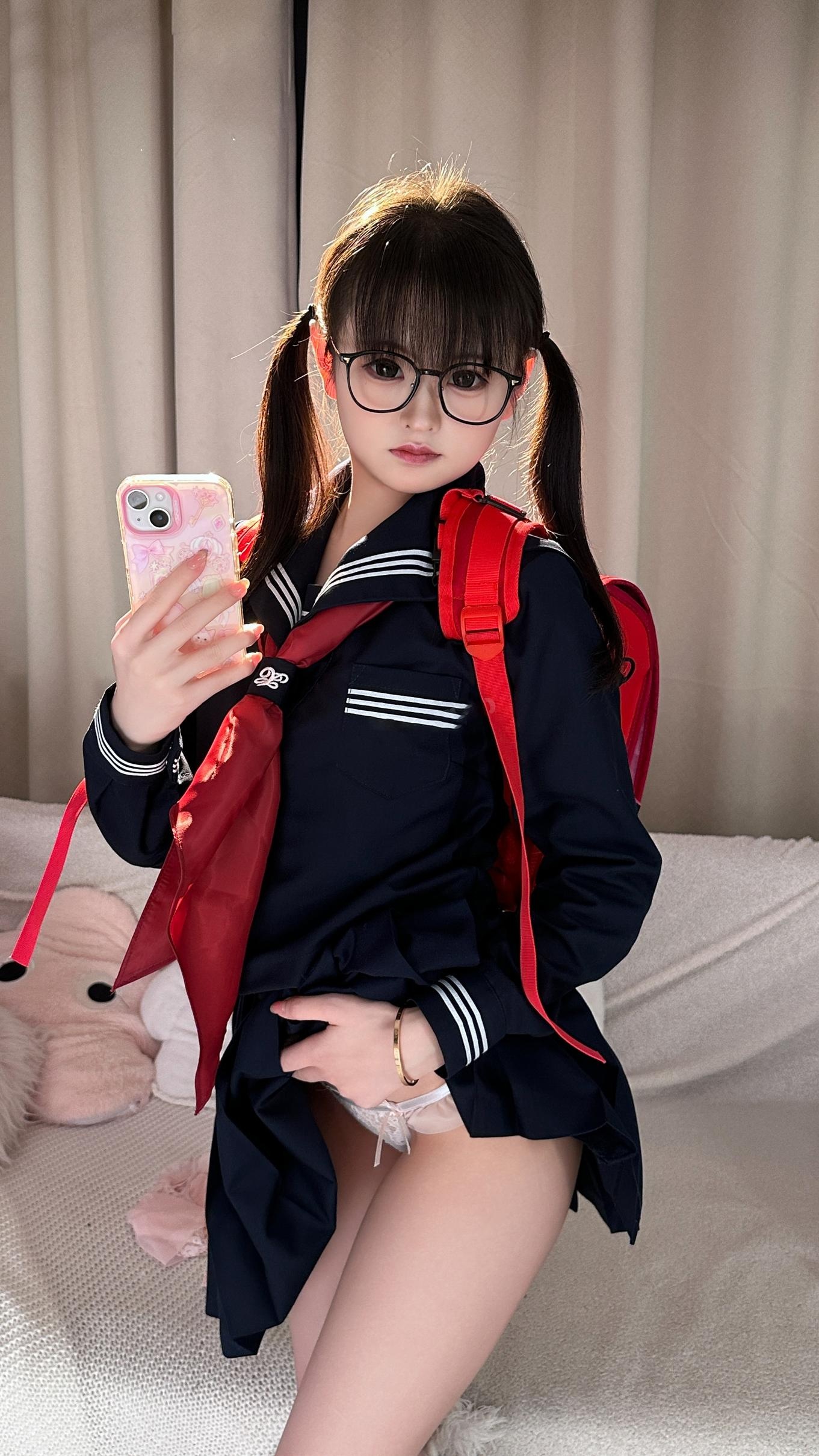 [Ảnh] Thiếu Nữ Yêu Nước - Mĩ Đồ: Phong Cách JK với Tóc Đuôi Ngựa và Kính, Nét Dễ Thương Trong Không Gian Trong Sáng, Chi Tiết Ren Tăng Điểm 169P