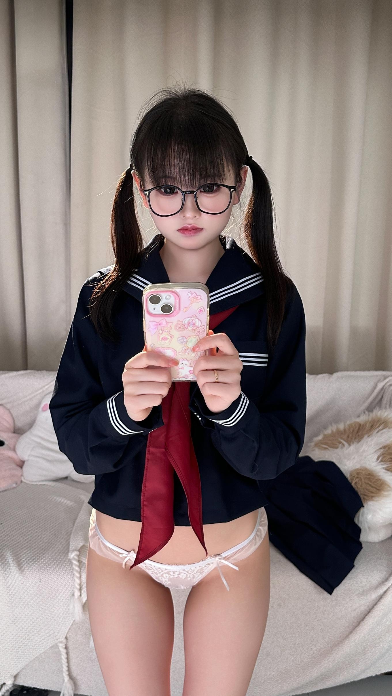 [Ảnh] Thiếu Nữ Yêu Nước - Mĩ Đồ: Phong Cách JK với Tóc Đuôi Ngựa và Kính, Nét Dễ Thương Trong Không Gian Trong Sáng, Chi Tiết Ren Tăng Điểm 169P