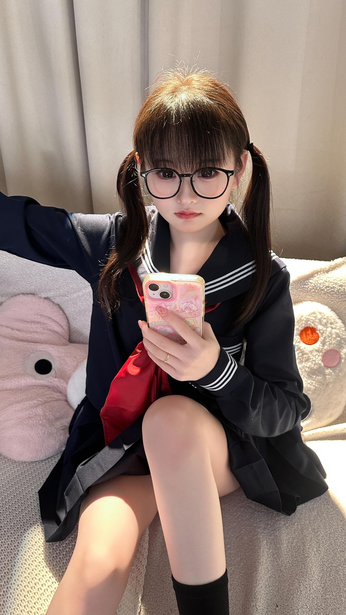 [Ảnh] Thiếu Nữ Yêu Nước - Mĩ Đồ: Phong Cách JK với Tóc Đuôi Ngựa và Kính, Nét Dễ Thương Trong Không Gian Trong Sáng, Chi Tiết Ren Tăng Điểm 169P