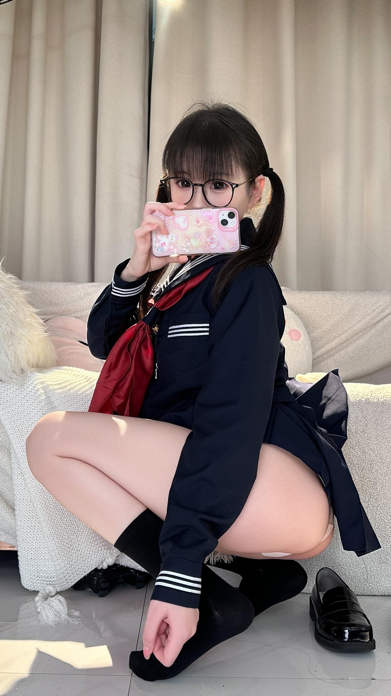 [写真] 幼水铃衣 - 靡途：JK制服搭配双马尾眼镜的少女感 清纯可爱氛围很足 细节蕾丝也很加分 169P