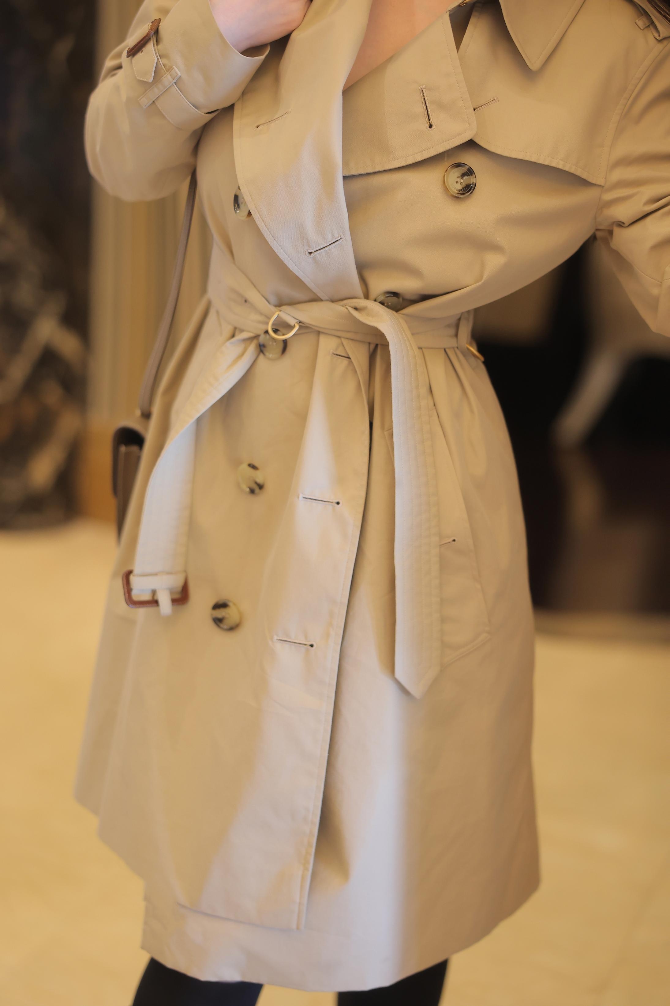 [Model] Bai Ruxue - Black Stockings Trench Coat: Striking Cold Elegance with Bathtub Scene, Sensual Atmosphere, 84P