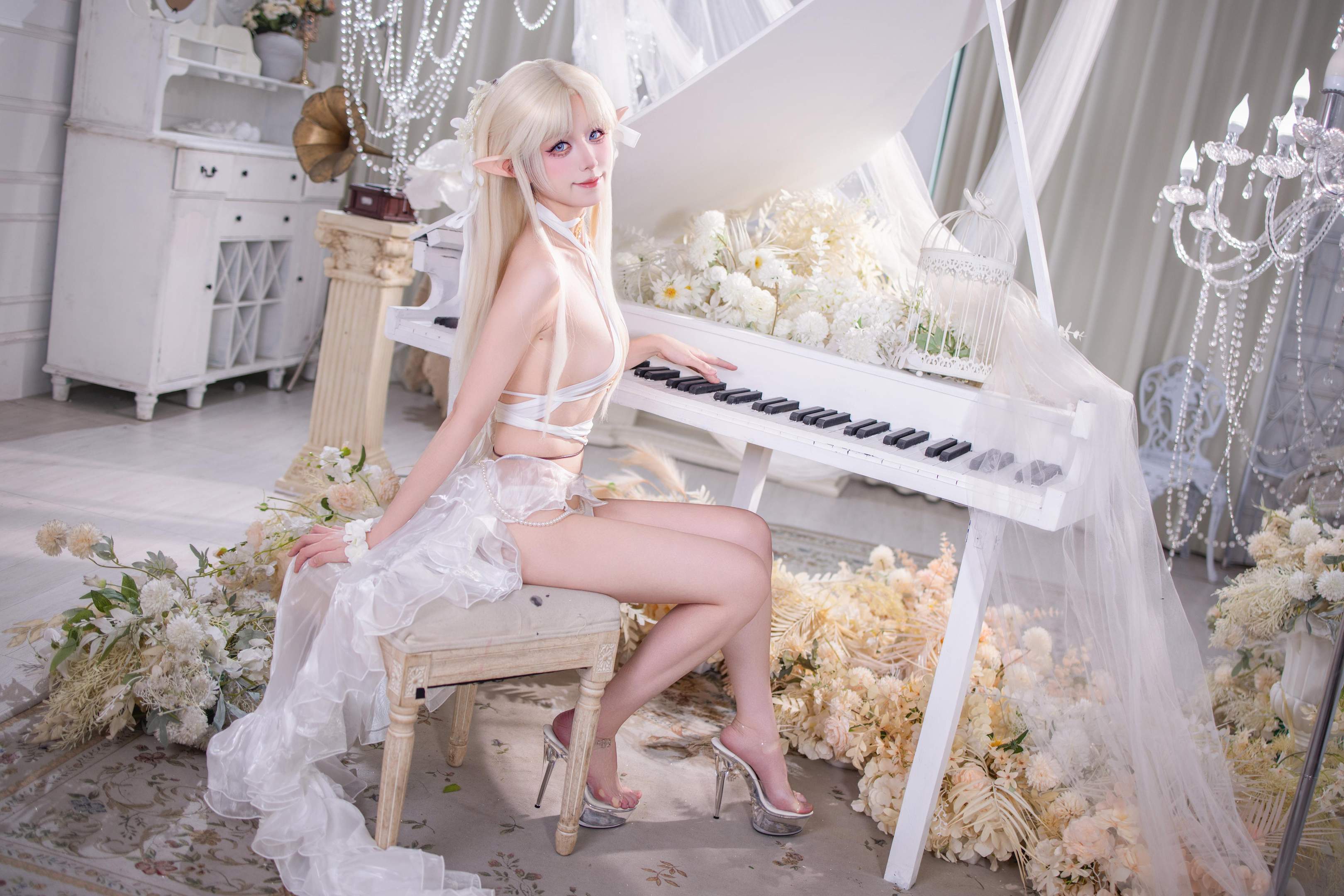 [cosplay] 雙木扶蘇 - 布雷斯特白天使：清冷優雅的白天使造型，苗條身形搭配高跟鞋，美腿線條搶眼 40P