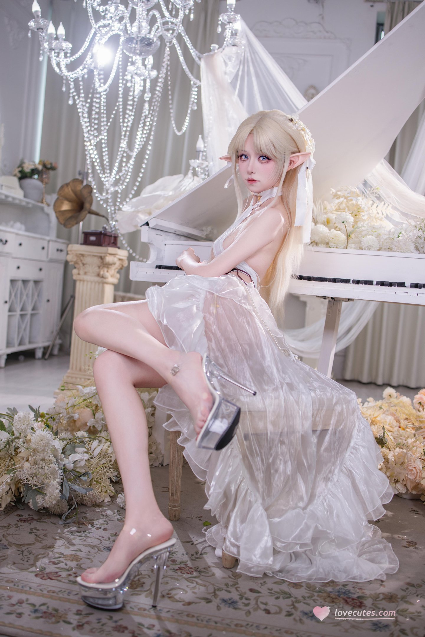 [cosplay] 雙木扶蘇 - 布雷斯特白天使：清冷優雅的白天使造型，苗條身形搭配高跟鞋，美腿線條搶眼 40P