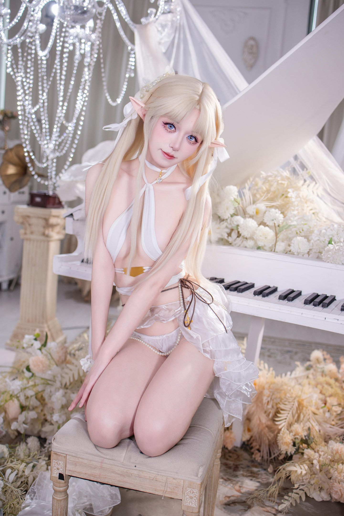 [Cosplay] Shuangmu Fusu - Blest White Angel: Elegant and Cool Daytime Look with Stunning Legs in Heels - 40P