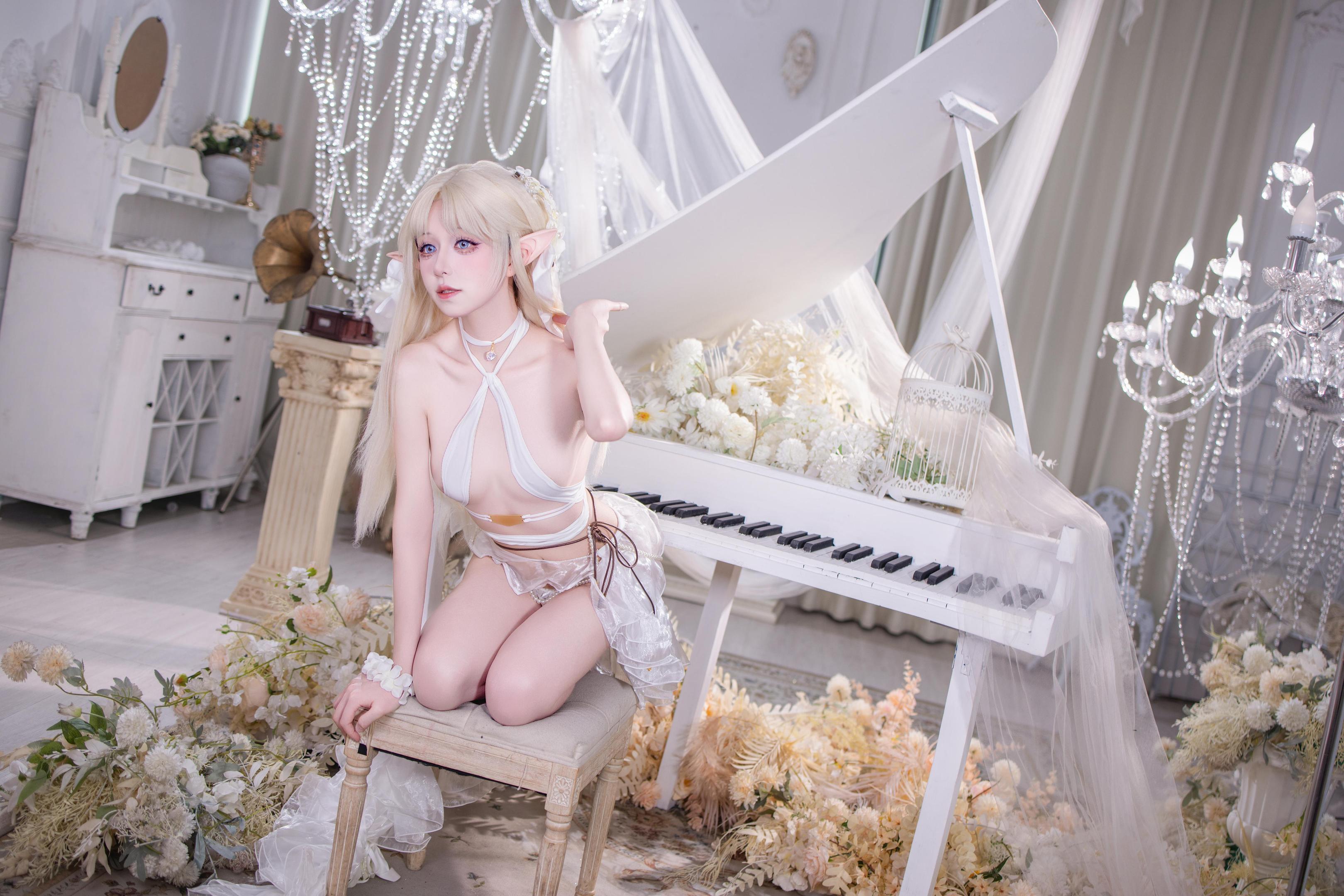 [Cosplay] Shuangmu Fusu - Blest White Angel: Elegant and Cool Daytime Look with Stunning Legs in Heels - 40P