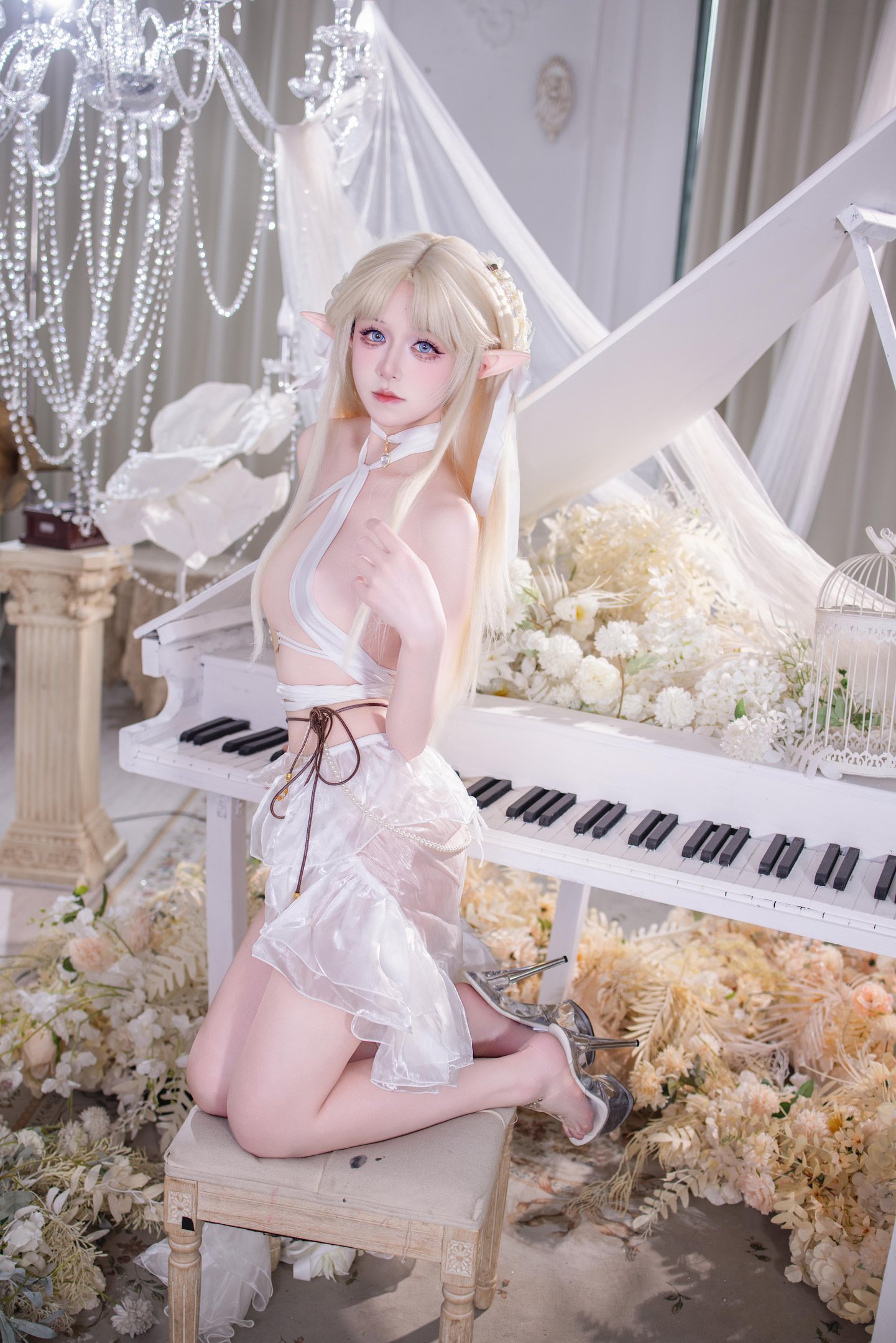[costume] Song Mộc Phù Tô - Bạch Thiên Sứ: Hình ảnh thanh tao, duyên dáng với dáng người mảnh mai và giày cao gót, đường cong chân nổi bật 40P
