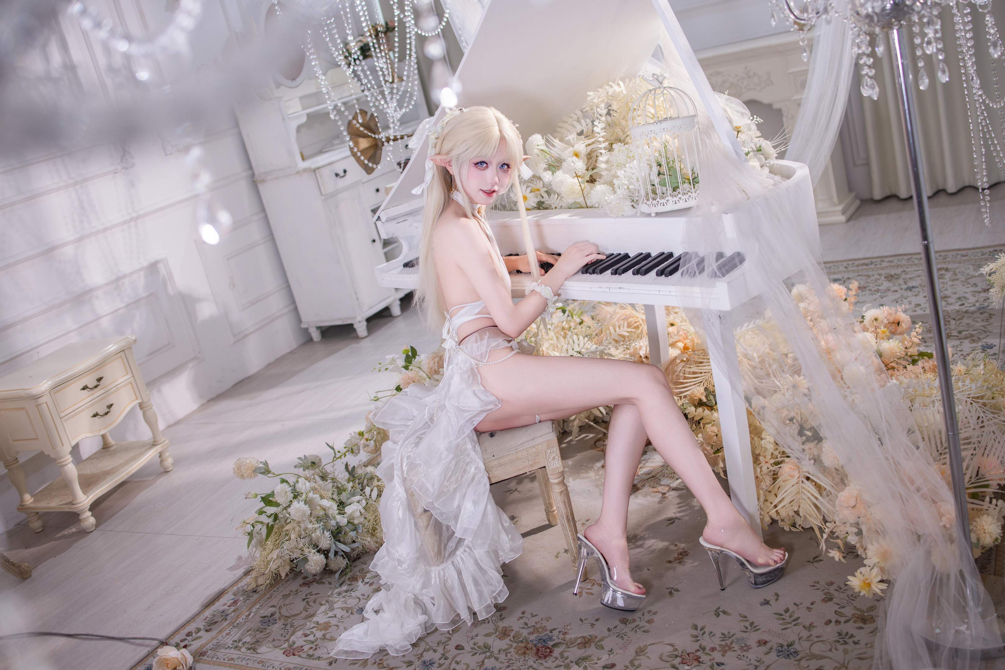 【コスプレ】双木扶苏 - ブレスト白天使：清冷で優雅な白天使スタイル、スリムな体型にハイヒール、美脚のラインが際立つ 40P