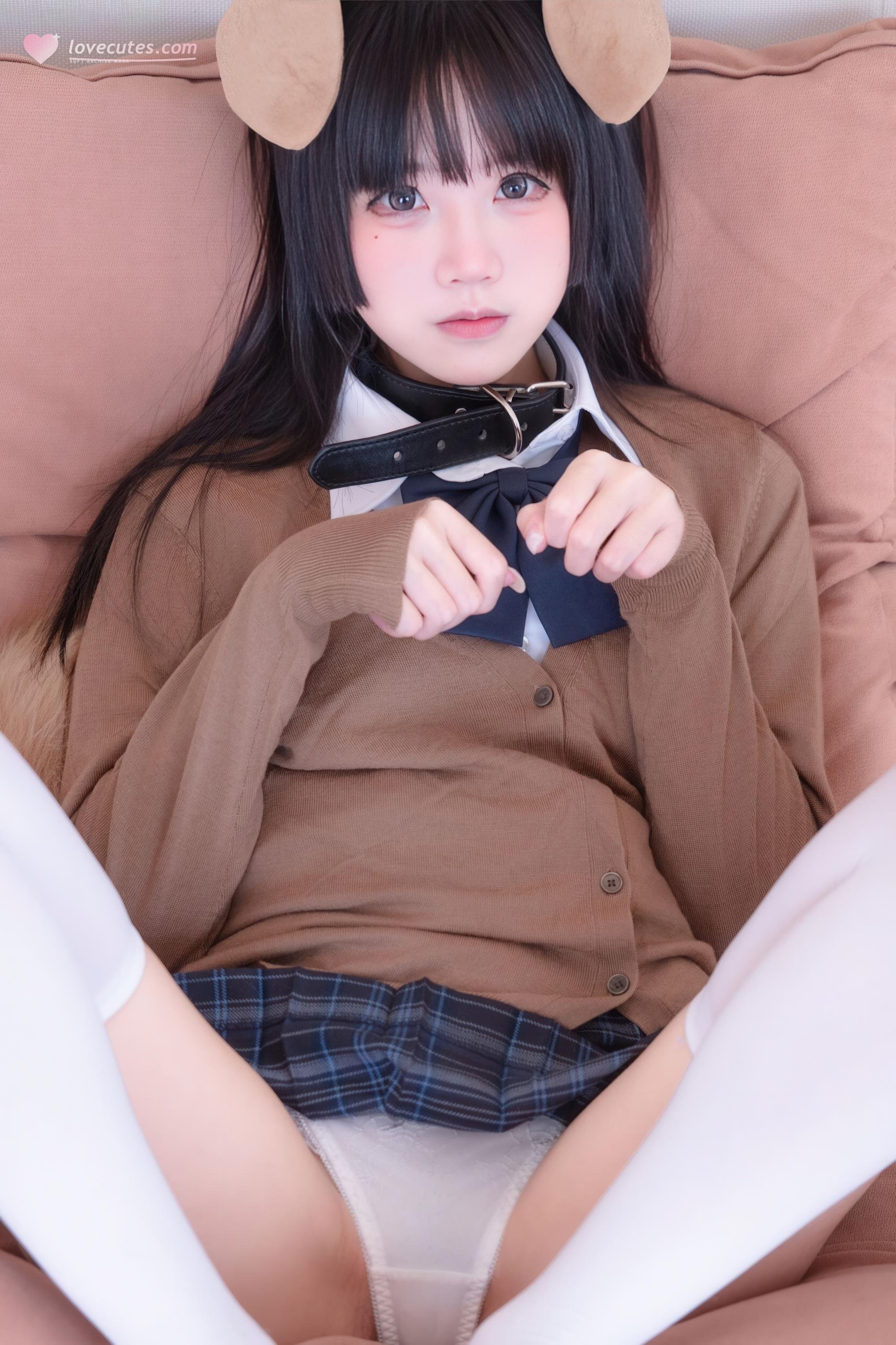 [Cosplay] Shimizu Nagi - Konomi Wang: Sweet Vibes of JK Uniform with White Stockings, Full of Cute Energy, 56P