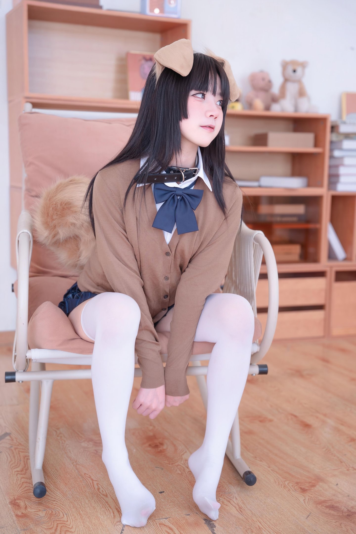 [Cosplay] Shimizu Nagi - Konomi Wang: Sweet Vibes of JK Uniform with White Stockings, Full of Cute Energy, 56P