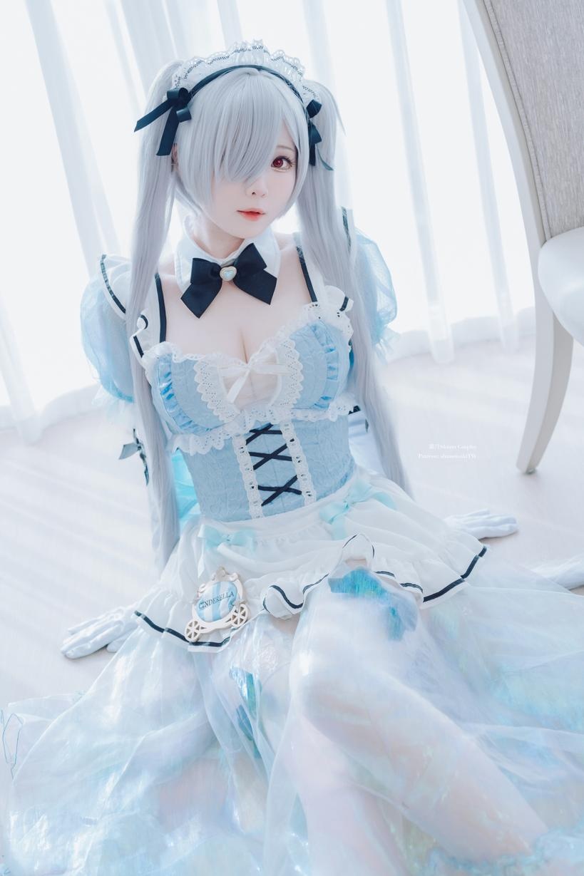 [cosplay] 霜月shimo - NIKKE灰姑娘女仆装VOL.2：白丝高跟鞋质感很在线 白嫩氛围配美乳曲线 甜辣女仆气场拉满 33P