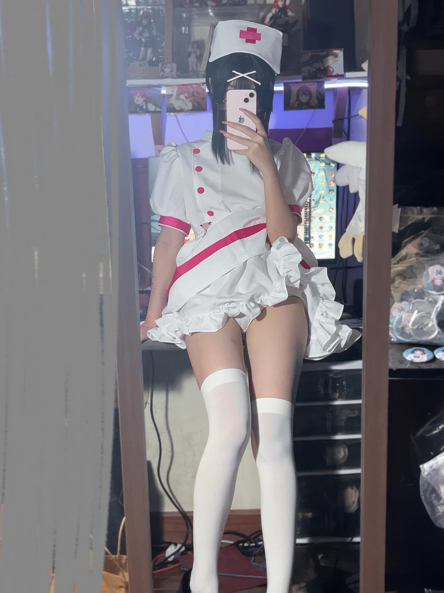 [costume play] 清水凪 - 夜勤小護士：白絲眼鏡護士造型 夜班氛圍下的清純制服風 31P