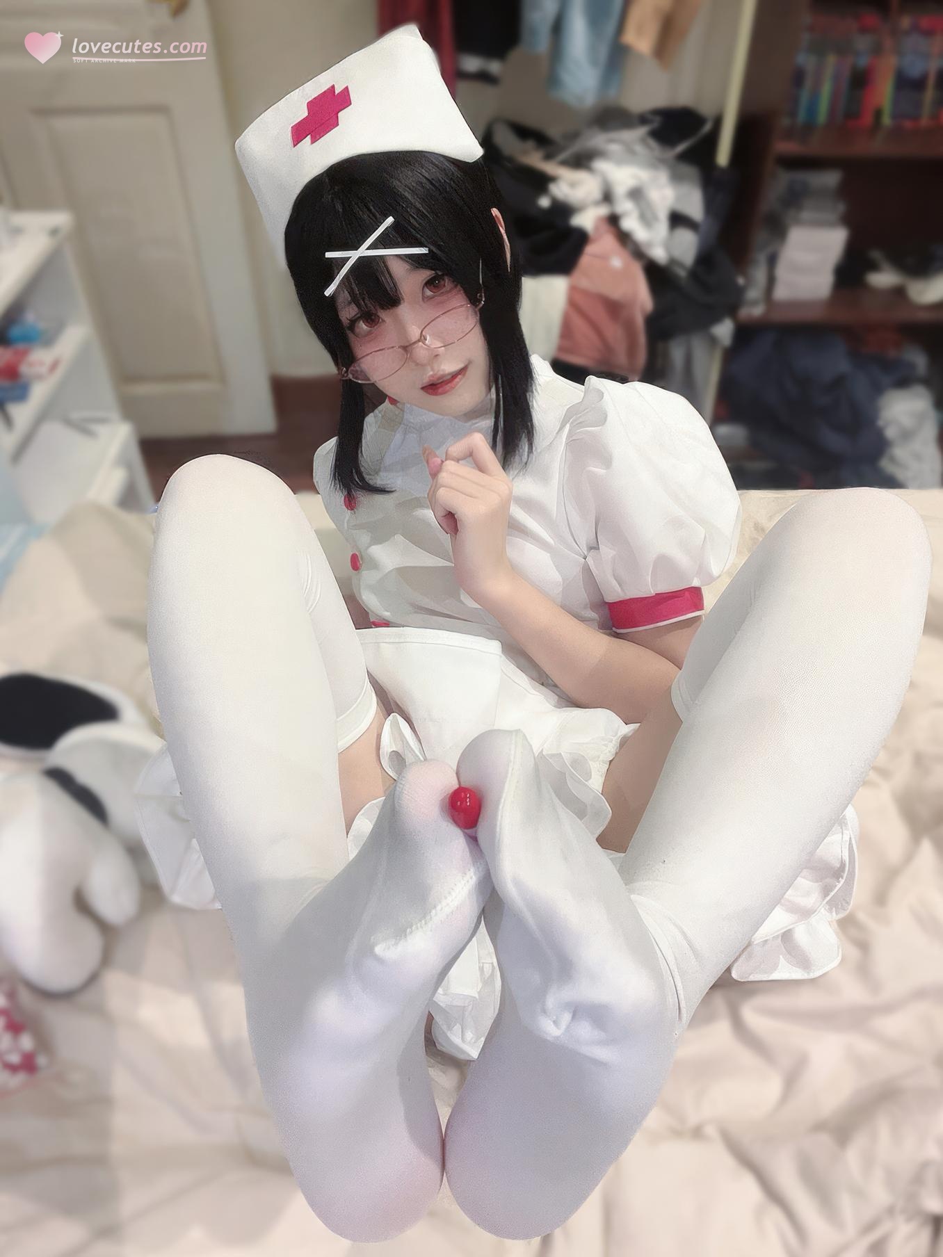 [Cosplay] Shimizu Nagi - Night Shift Nurse: Pure Uniform Style with White Stockings and Glasses, 31P