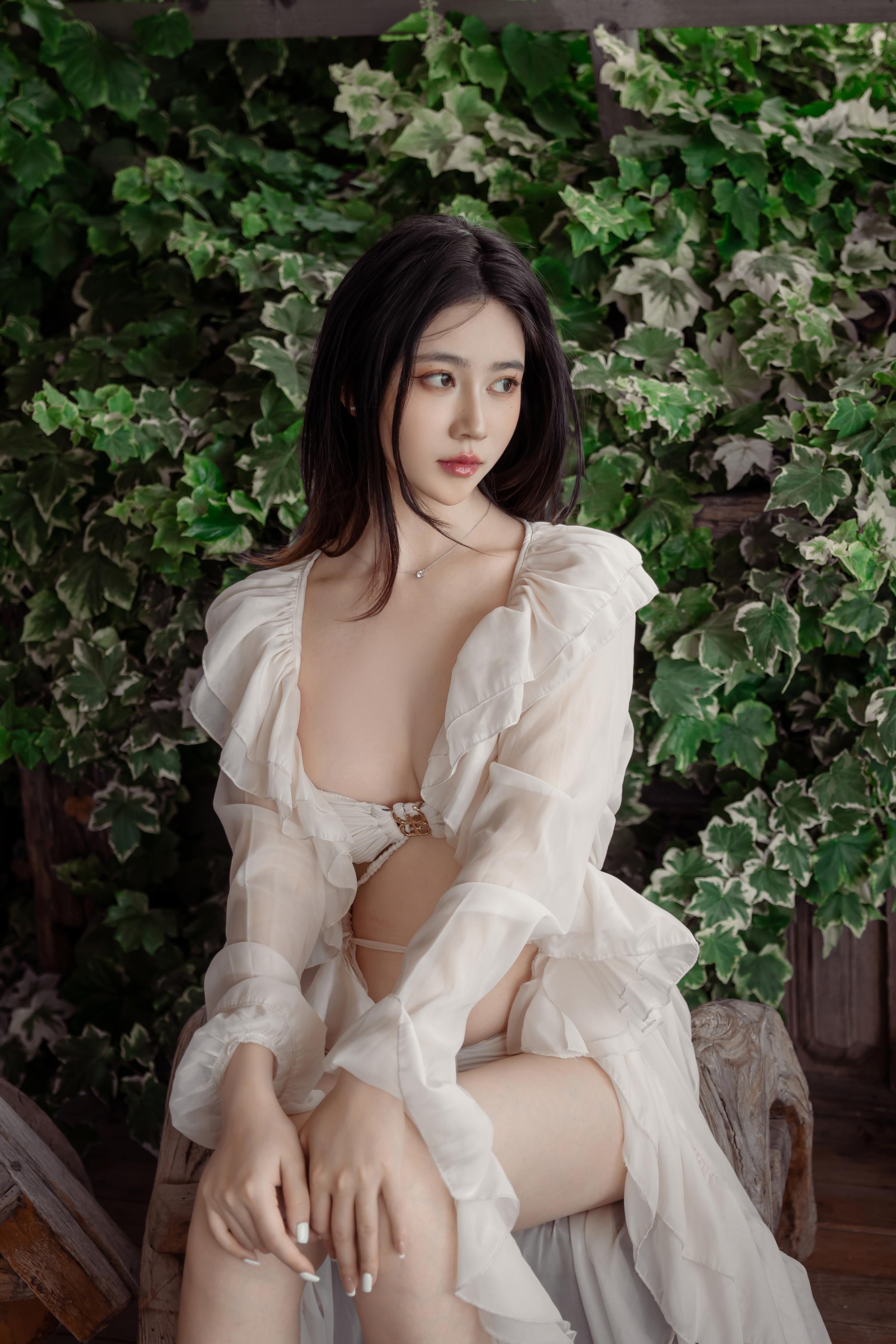 [Ảnh] Nnian - Hè Nhẹ: Ánh Sáng Mềm Mại và Vải Mỏng Ngày Hè Kết Hợp, Đường Cong Đẹp và Nét Dịu Dàng 60P