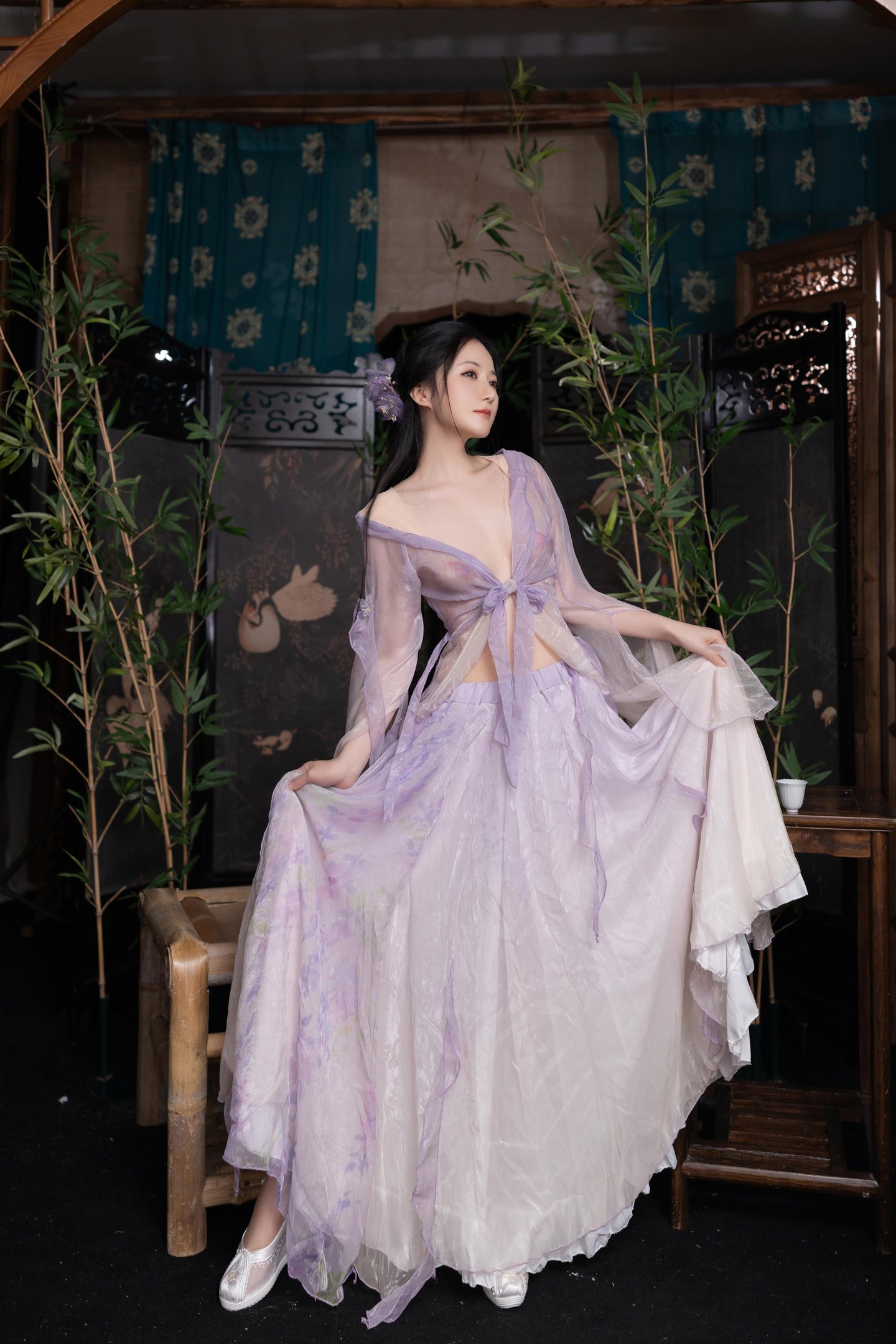 [Model] Caviar Fish - Butterfly: A Light Atmosphere Under the Ancient Butterfly Theme with Stunning Leg Lines and Camera Work 120P