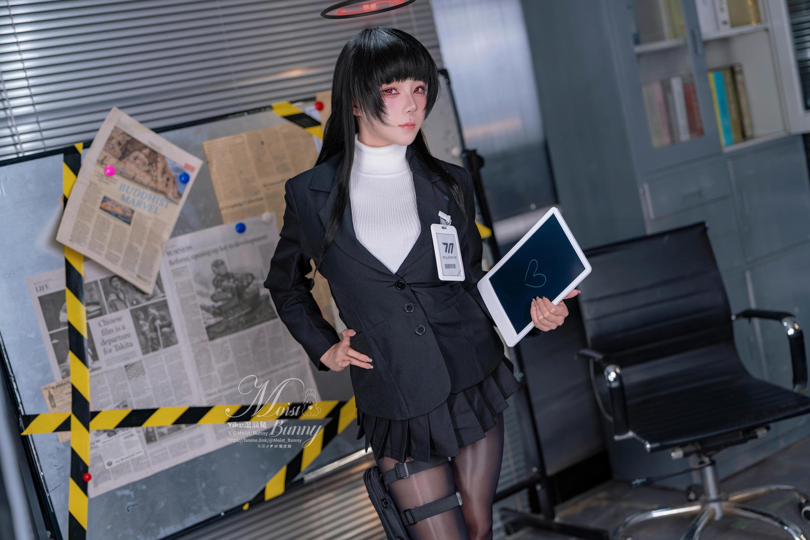 【コスプレ】ねんねんだんごうさぎ 咬みつきうさぎ娘 - 調月莉音：うさぎ娘の気質をキャラクターに融合 高いヒールと黒ストッキングの冷たい雰囲気 94P2V