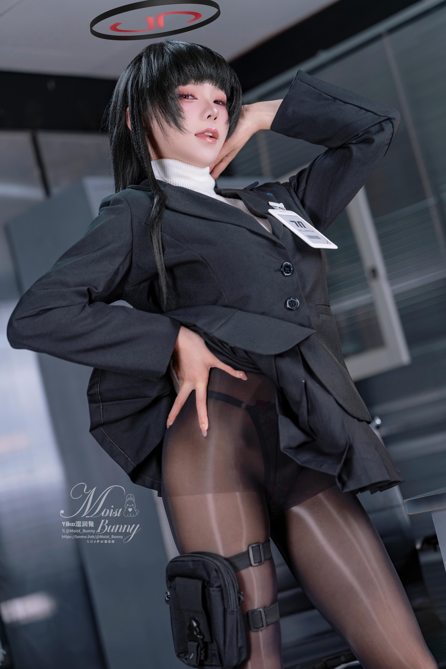 【コスプレ】ねんねんだんごうさぎ 咬みつきうさぎ娘 - 調月莉音：うさぎ娘の気質をキャラクターに融合 高いヒールと黒ストッキングの冷たい雰囲気 94P2V