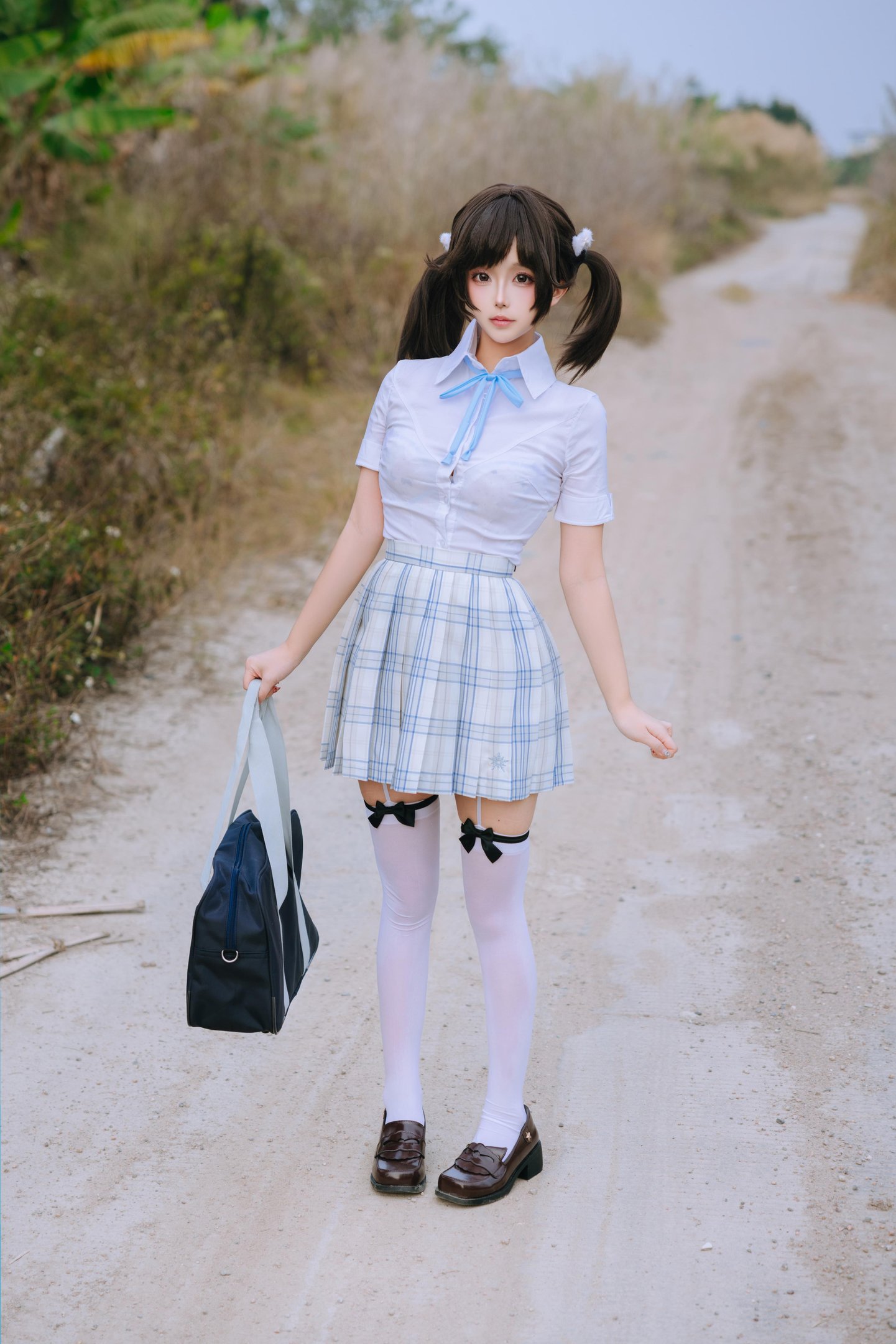 [写真] 日奈娇 - 女高：白いストッキングの双馬尾とJK制服の組み合わせが魅力的 青春感と雰囲気の緊張感が共存 195P5V