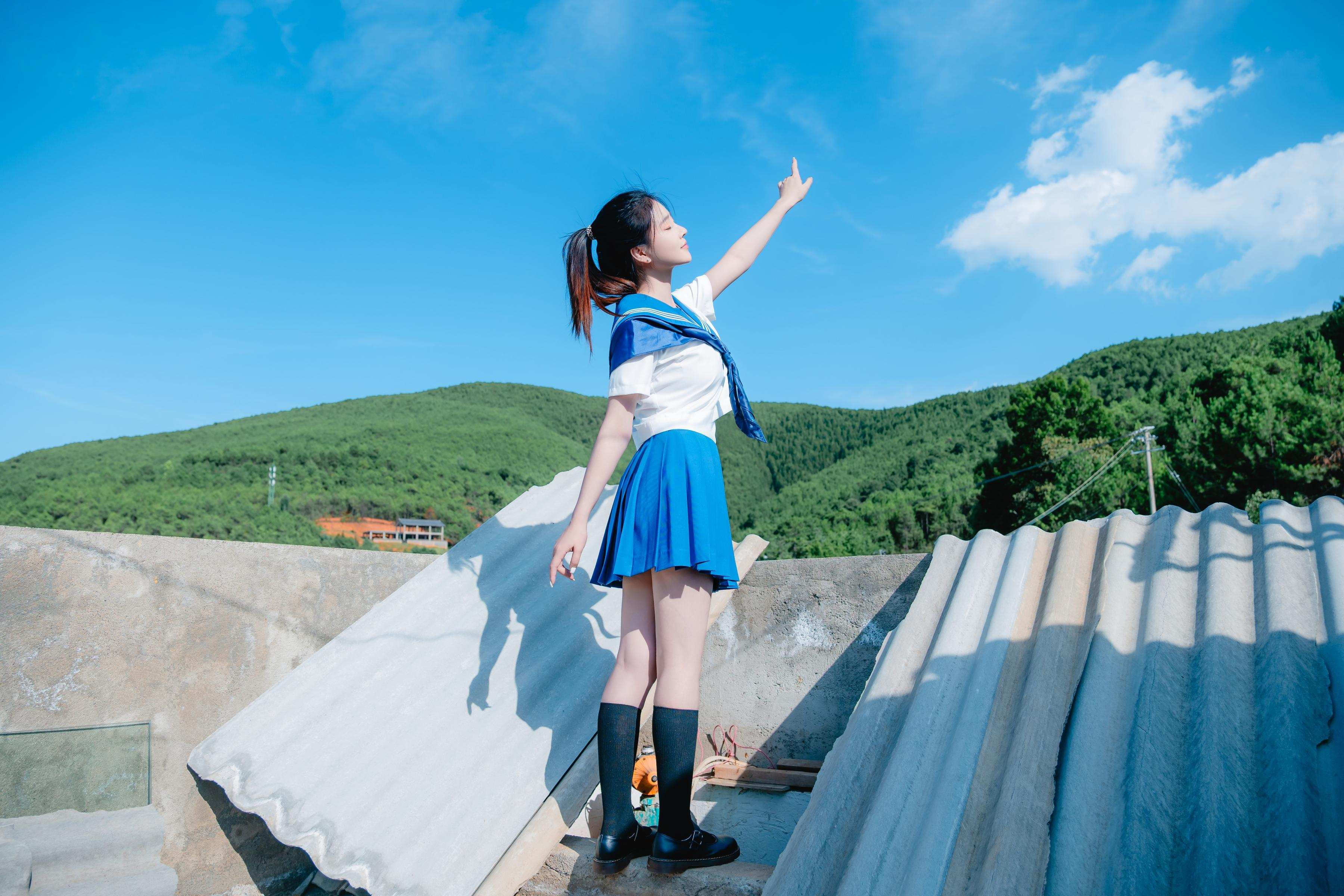 [写真] 年年Nnian - 泡沫の夏JK：夏のアウトドア制服テーマ 清純とセクシーが交錯する大人の雰囲気 78P
