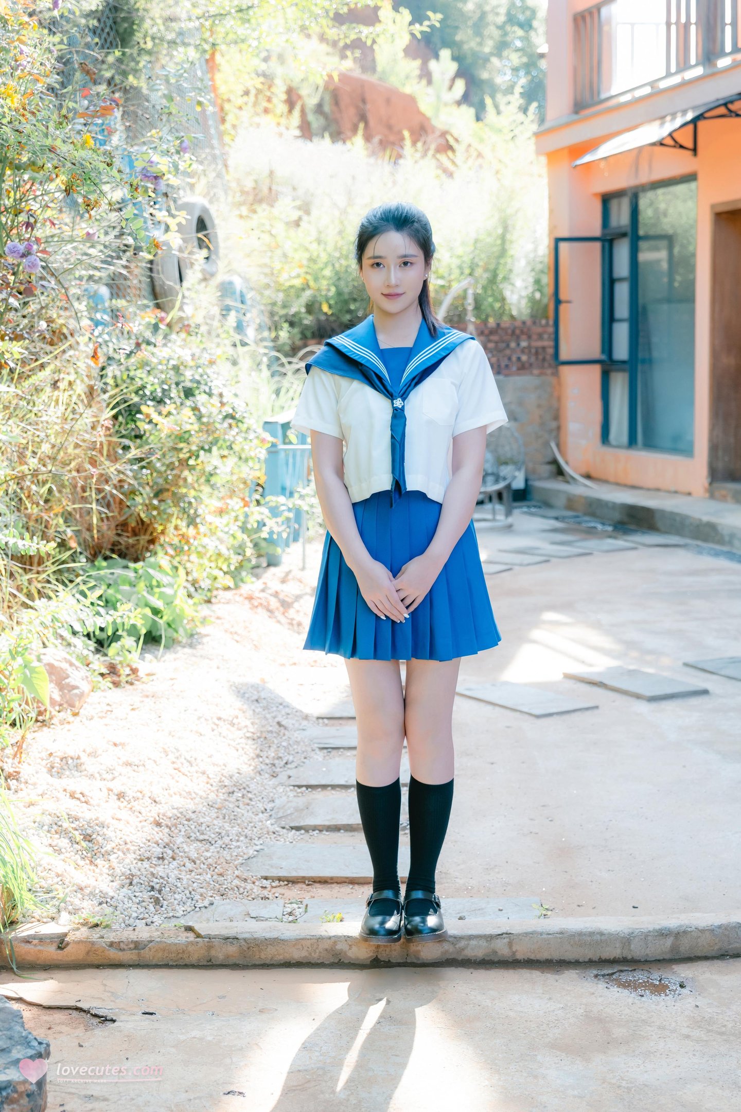 [写真] 年年Nnian - 泡沫の夏JK：夏のアウトドア制服テーマ 清純とセクシーが交錯する大人の雰囲気 78P