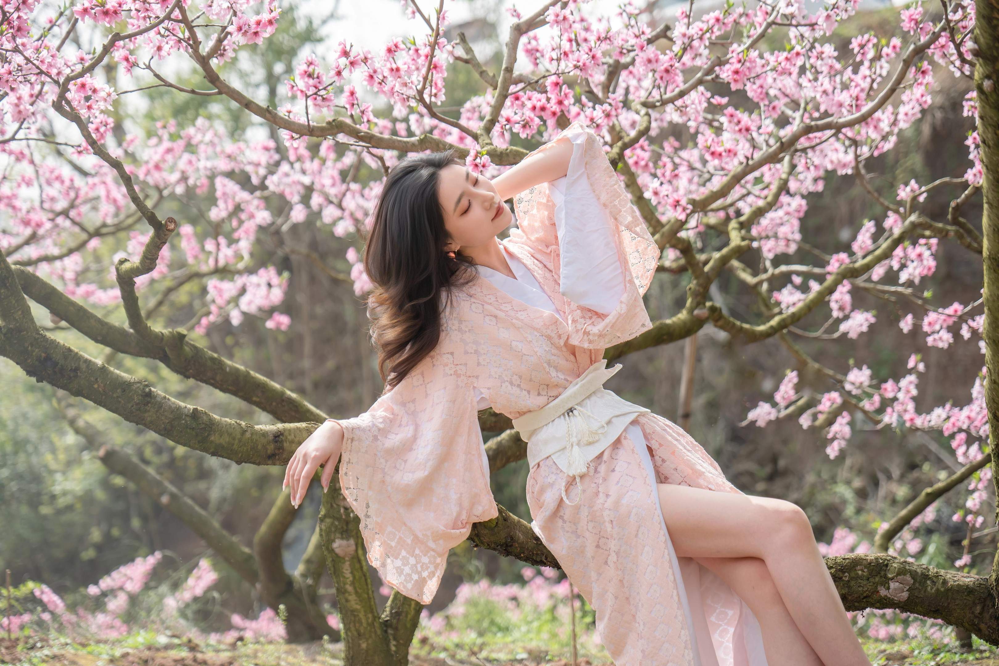 [私房] 年年Nnian - 漫花：櫻花古風外景與和風私房交織 柔美氛圍下的大尺度呈現 86P