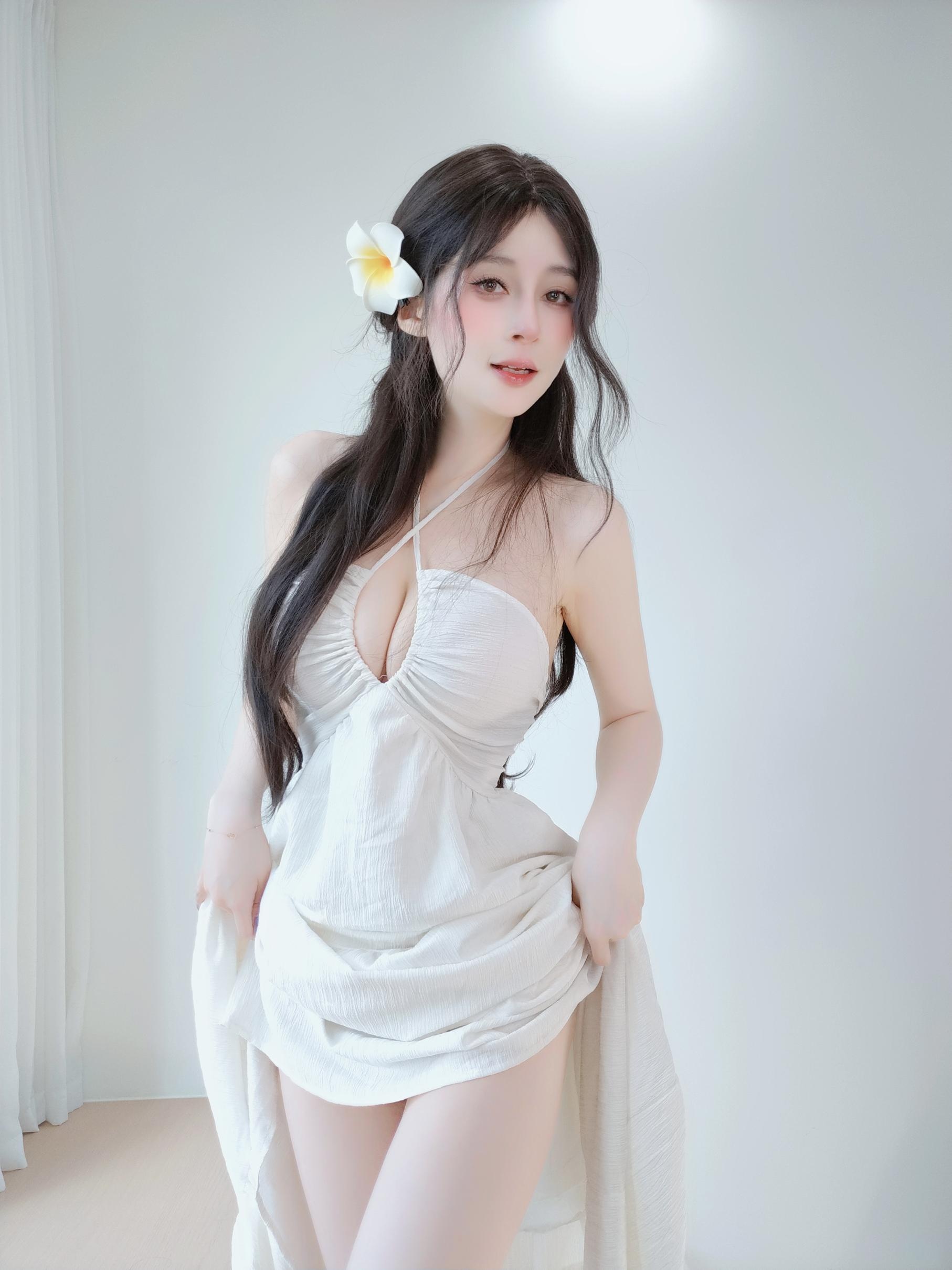 [Private Collection] Silver 81 - Fantia September 2025 Member Bundle: 15 Subscription Contents Featuring Mature Private Rooms and White Lingerie Themes, 96P6V