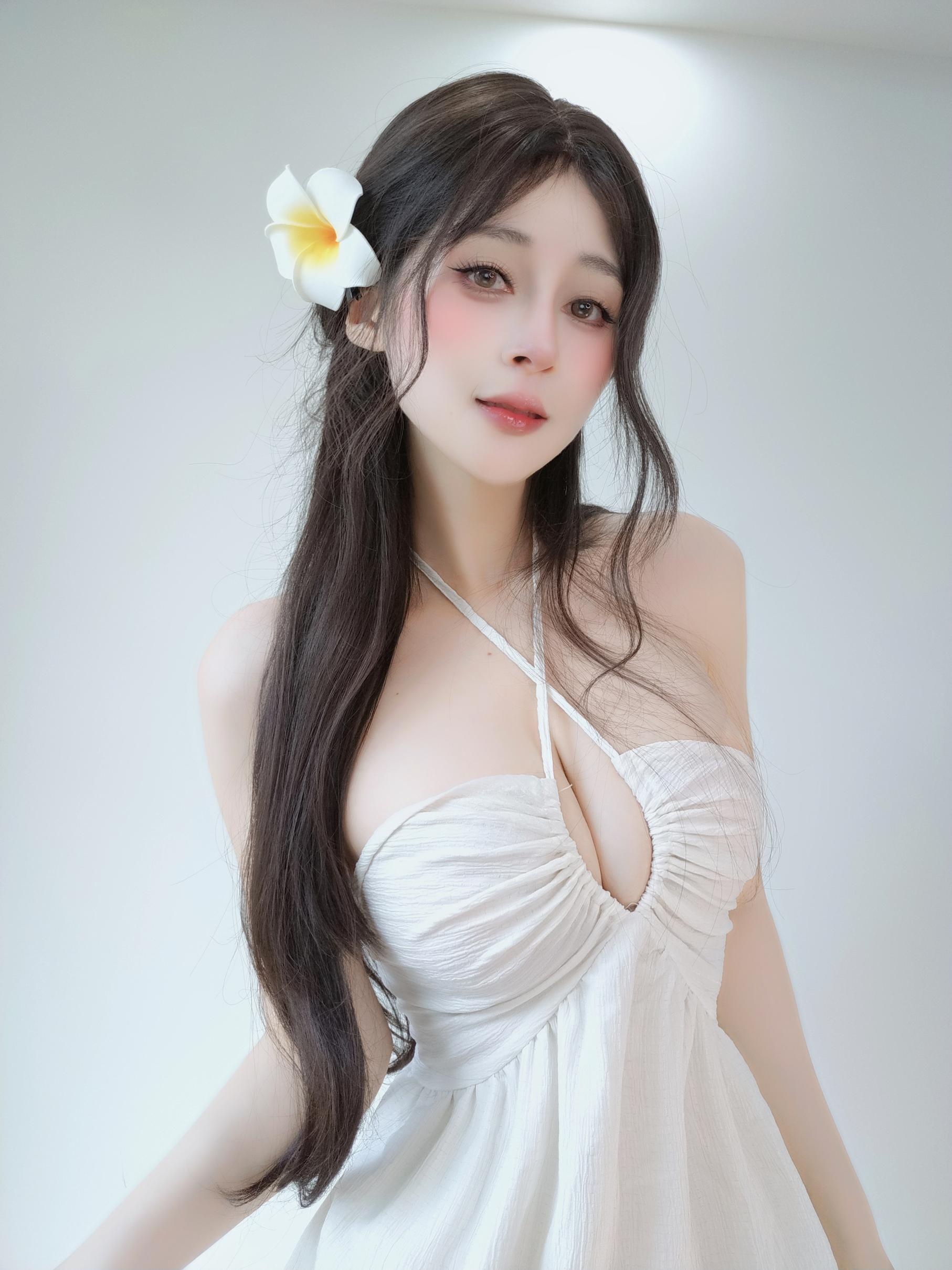 [Private Collection] Silver 81 - Fantia September 2025 Member Bundle: 15 Subscription Contents Featuring Mature Private Rooms and White Lingerie Themes, 96P6V
