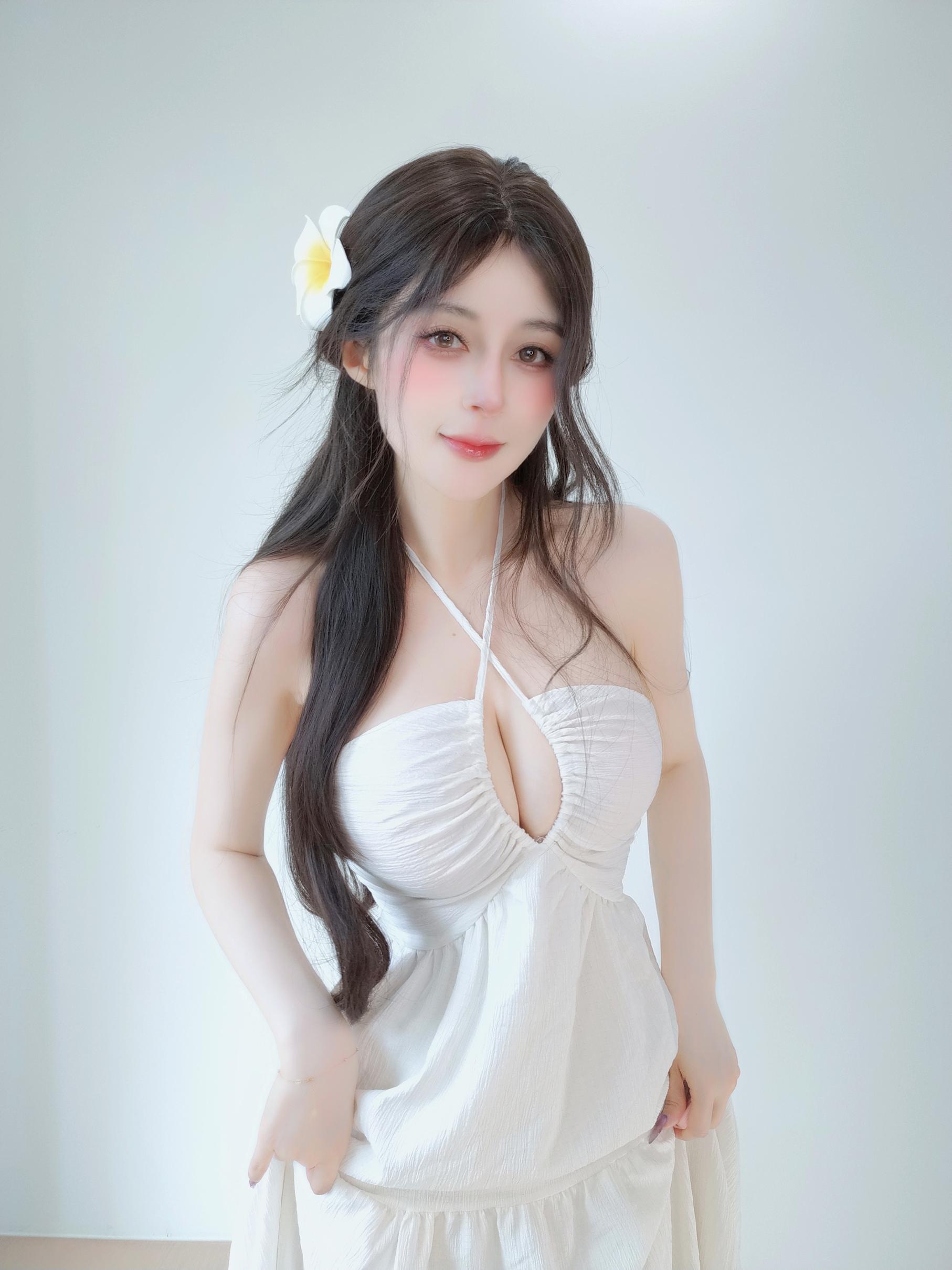 [Private Collection] Silver 81 - Fantia September 2025 Member Bundle: 15 Subscription Contents Featuring Mature Private Rooms and White Lingerie Themes, 96P6V