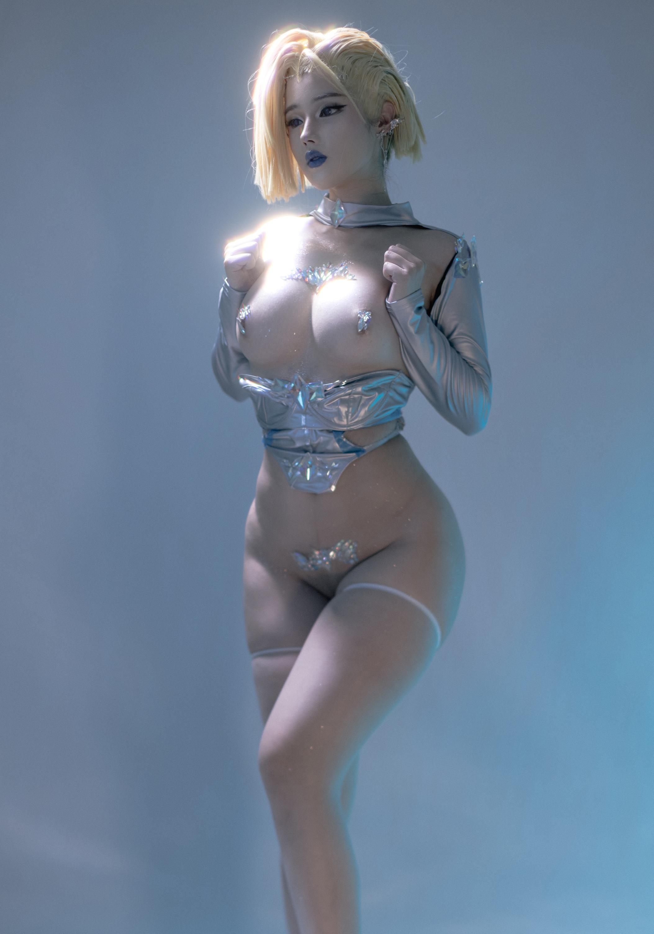 '[私房] Titanium TiTi - Nữ Hoàng Trắng: Bodysuit Bạc, Ngực Khủng, Mông Đẹp - Chụp Hình Công Nghệ Tương Lai 73P'