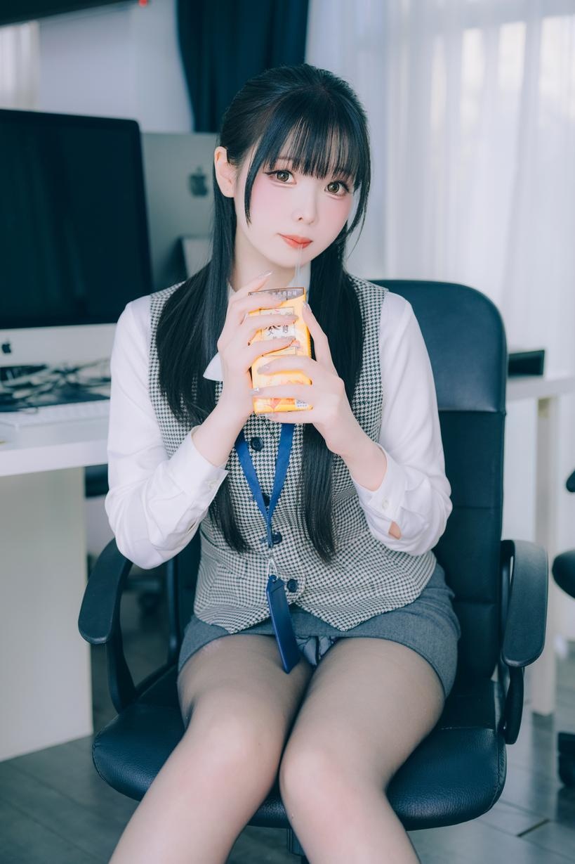 [私房] 霜月shimo - Văn Phòng Bí Mật Tập 02: Đồ Lót Gợi Cảm Chủ Đề Văn Phòng, Sự Kết Hợp Giữa Vẻ Đẹp Lạnh Lùng Và Không Gian Đầy Mức Độ 139P