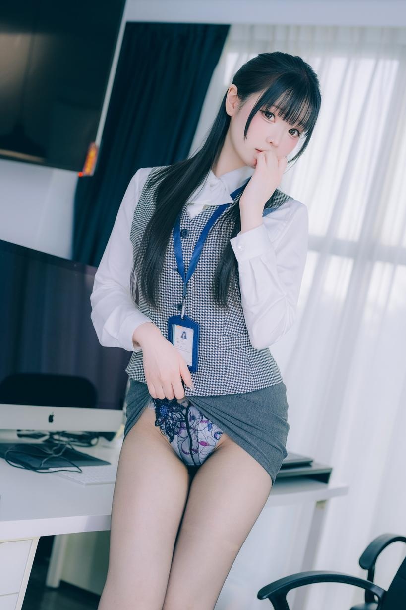 [私房] 霜月shimo - Văn Phòng Bí Mật Tập 02: Đồ Lót Gợi Cảm Chủ Đề Văn Phòng, Sự Kết Hợp Giữa Vẻ Đẹp Lạnh Lùng Và Không Gian Đầy Mức Độ 139P