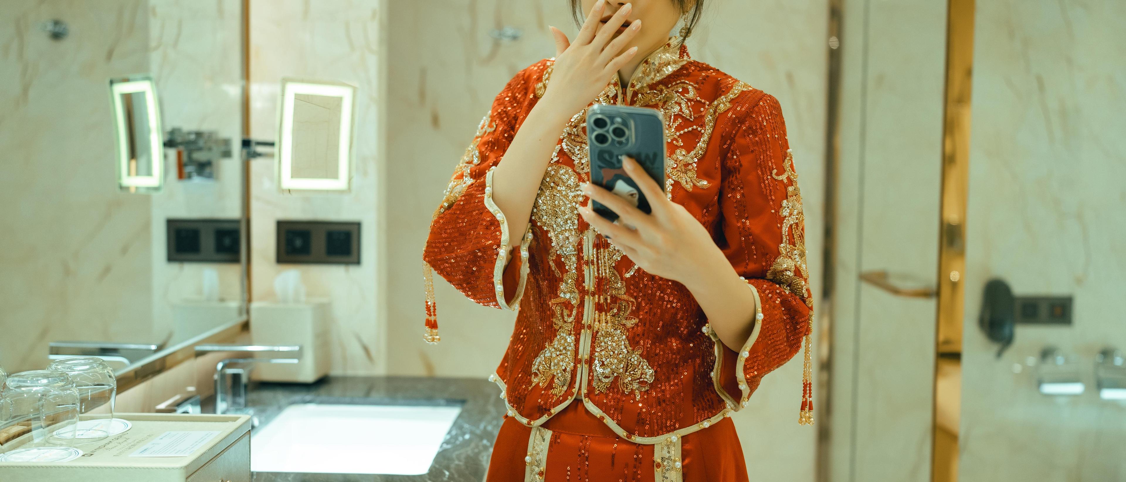 [私房] 鹿八歳 - 新婚小話：中式紅嫁衣婚房私房 108P1V