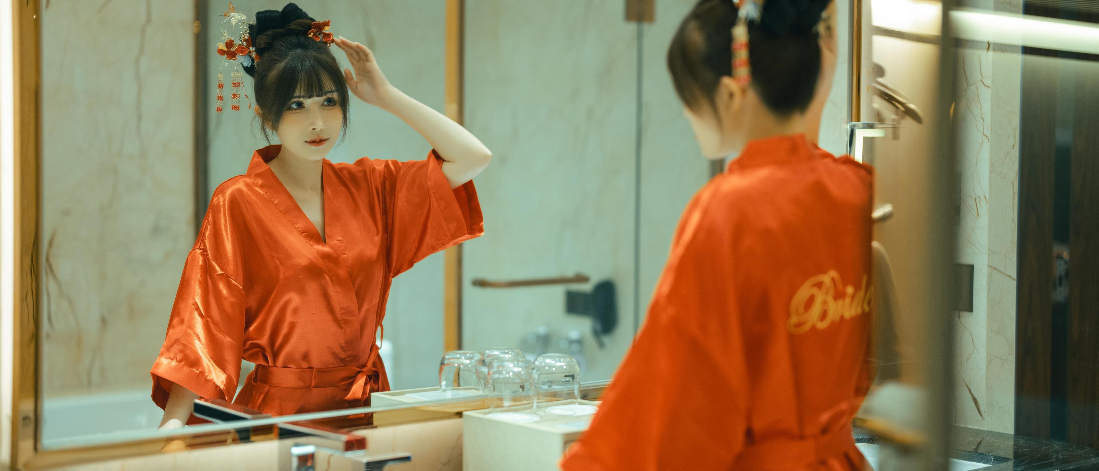 [私房] 鹿八歳 - 新婚小話：中式紅嫁衣婚房私房 108P1V