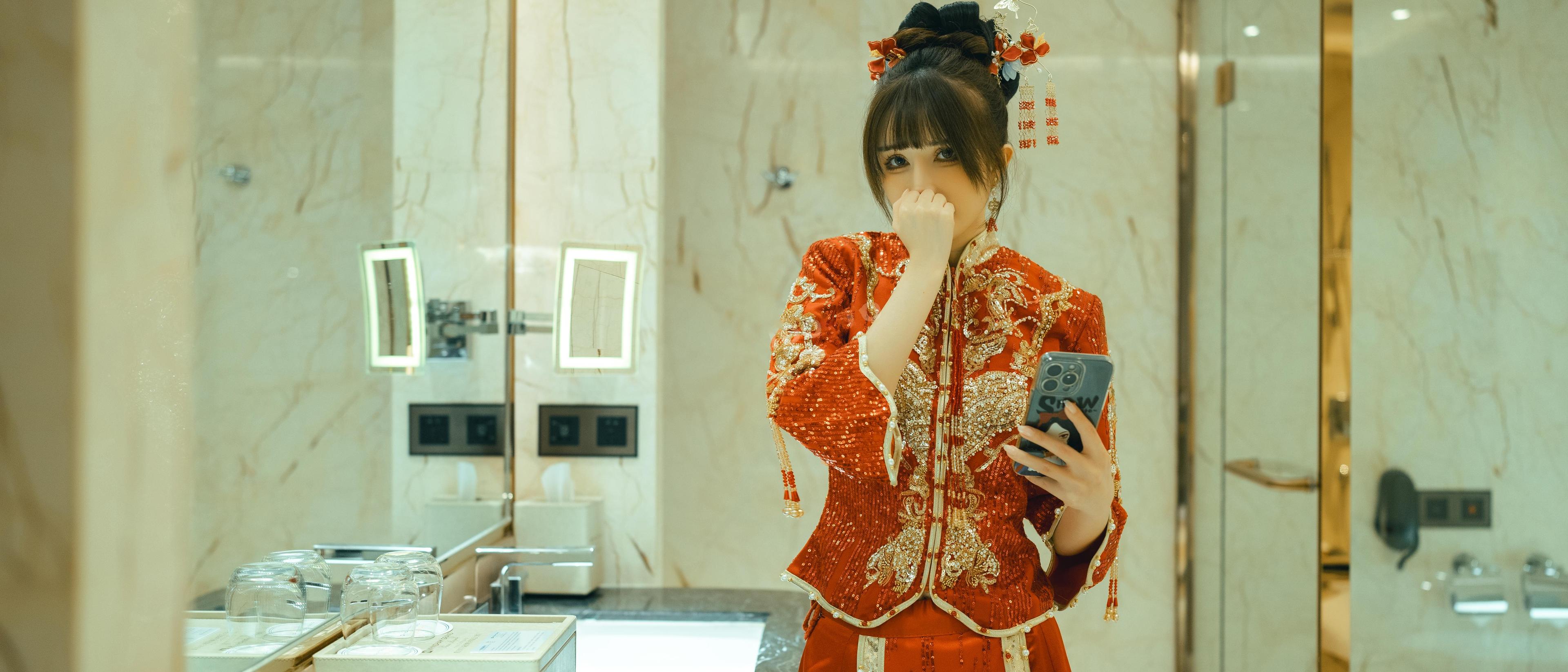 [私房] 鹿八歳 - 新婚小話：中式紅嫁衣婚房私房 108P1V