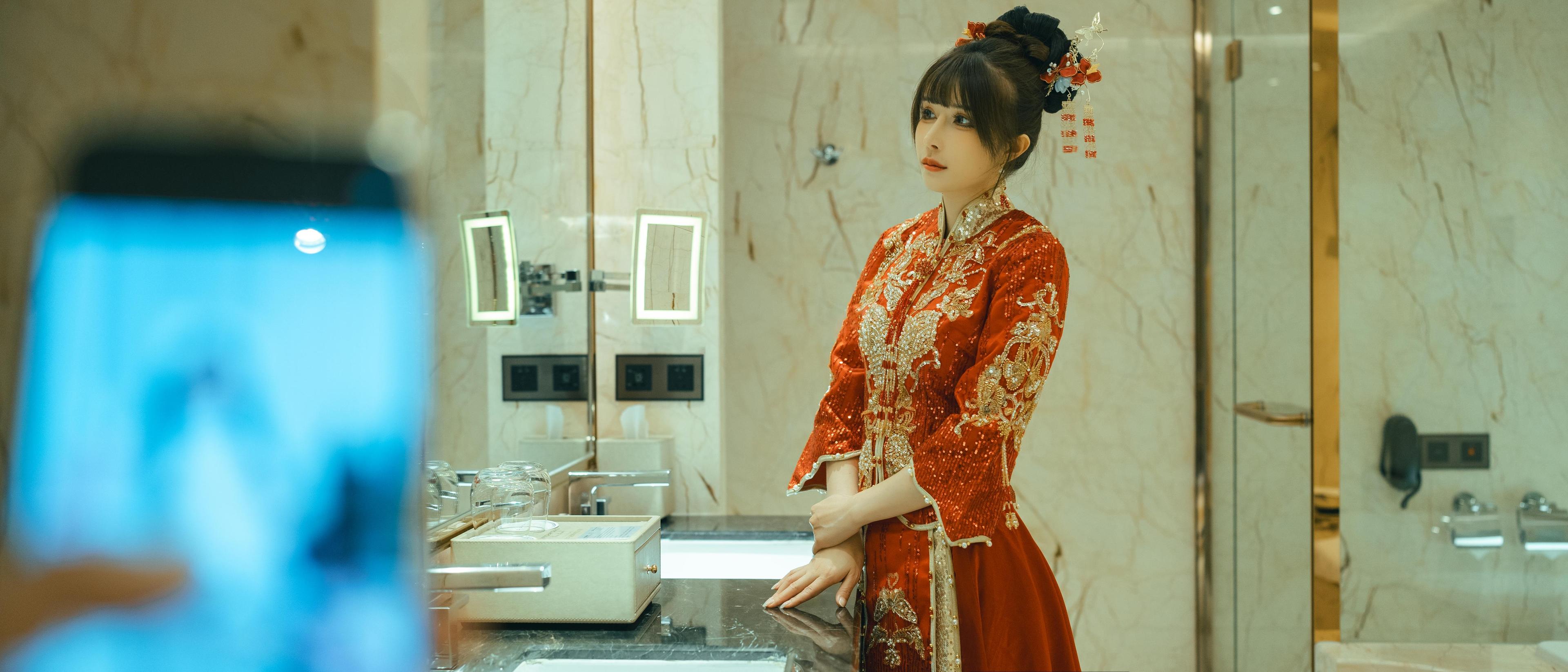 [私房] 鹿八歳 - 新婚小話：中式紅嫁衣婚房私房 108P1V