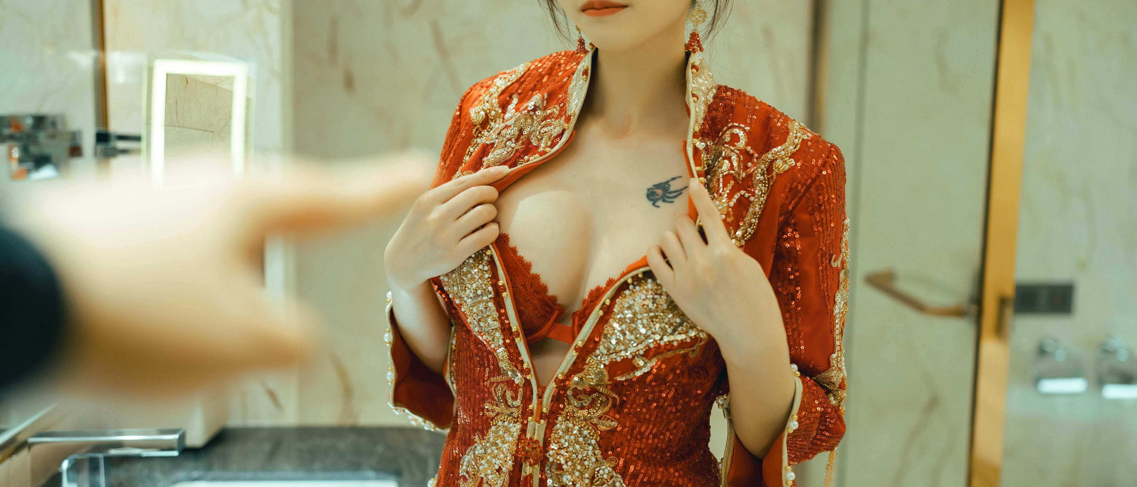 [私房] 鹿八歳 - 新婚小話：中式紅嫁衣婚房私房 108P1V