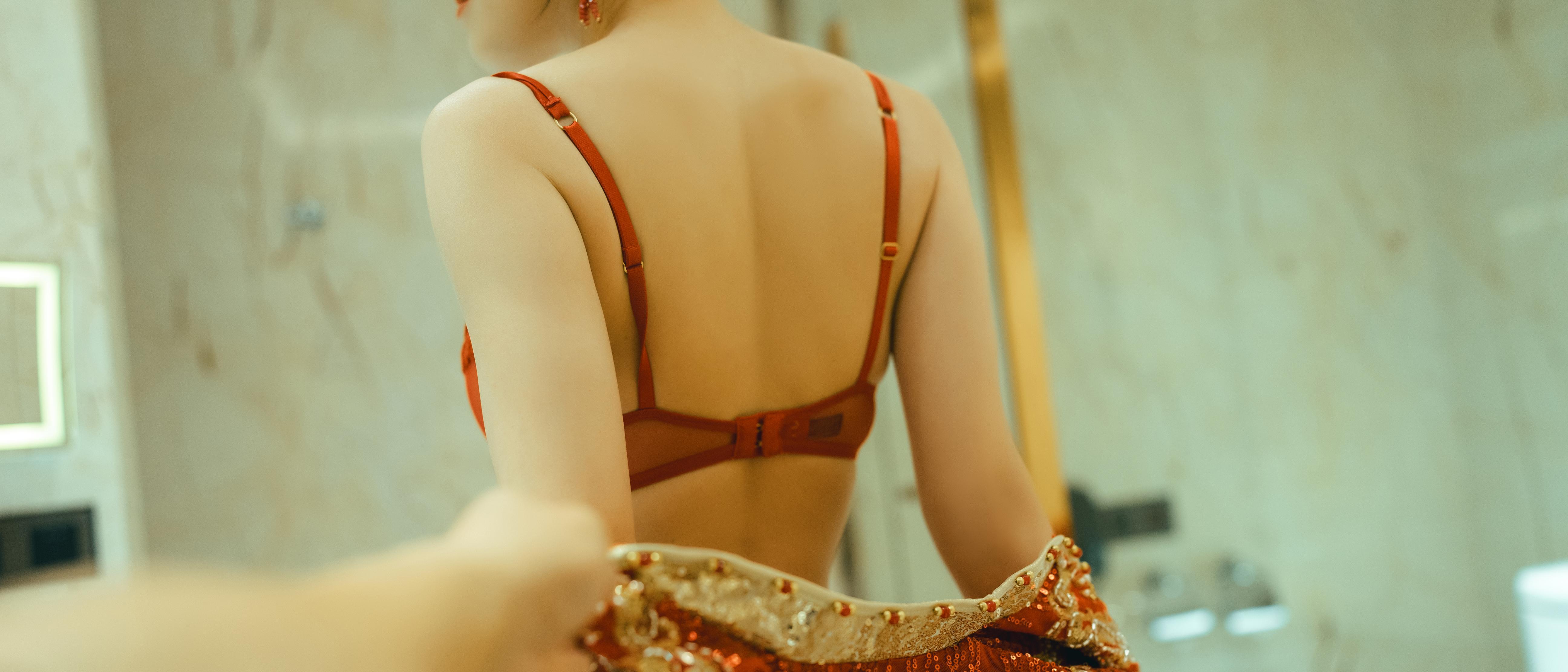[私房] 鹿八歳 - 新婚小話：中式紅嫁衣婚房私房 108P1V