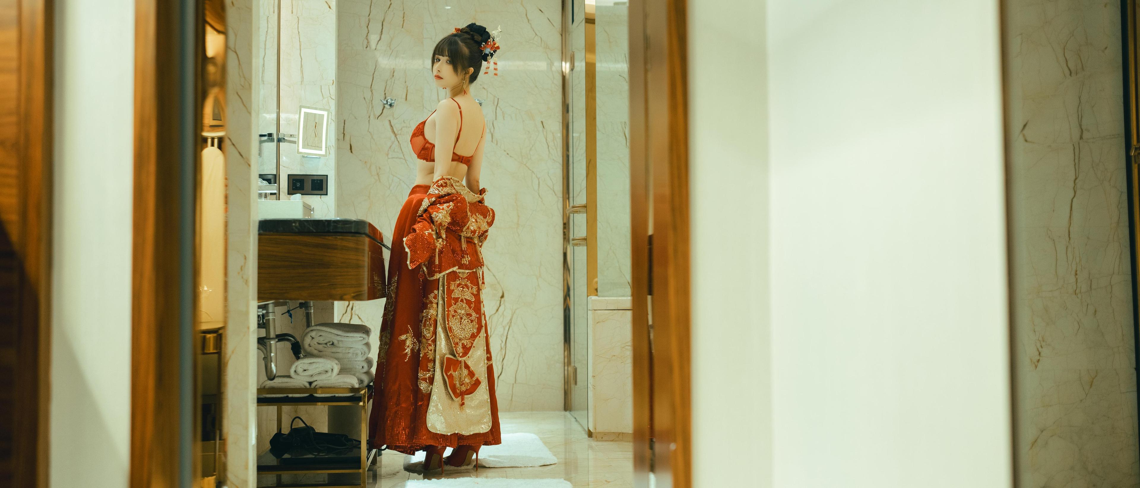 [私房] 鹿八歳 - 新婚小話：中式紅嫁衣婚房私房 108P1V
