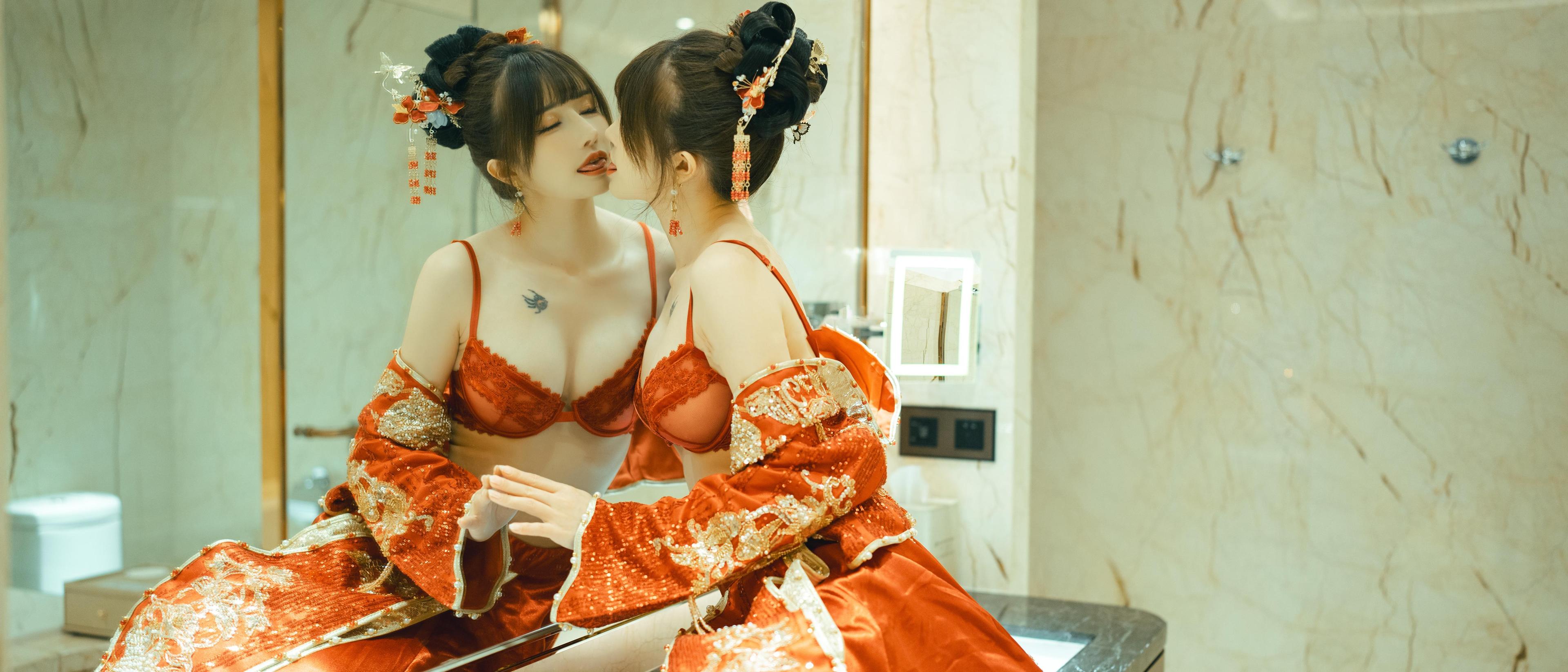 [私房] 鹿八歳 - 新婚小話：中式紅嫁衣婚房私房 108P1V