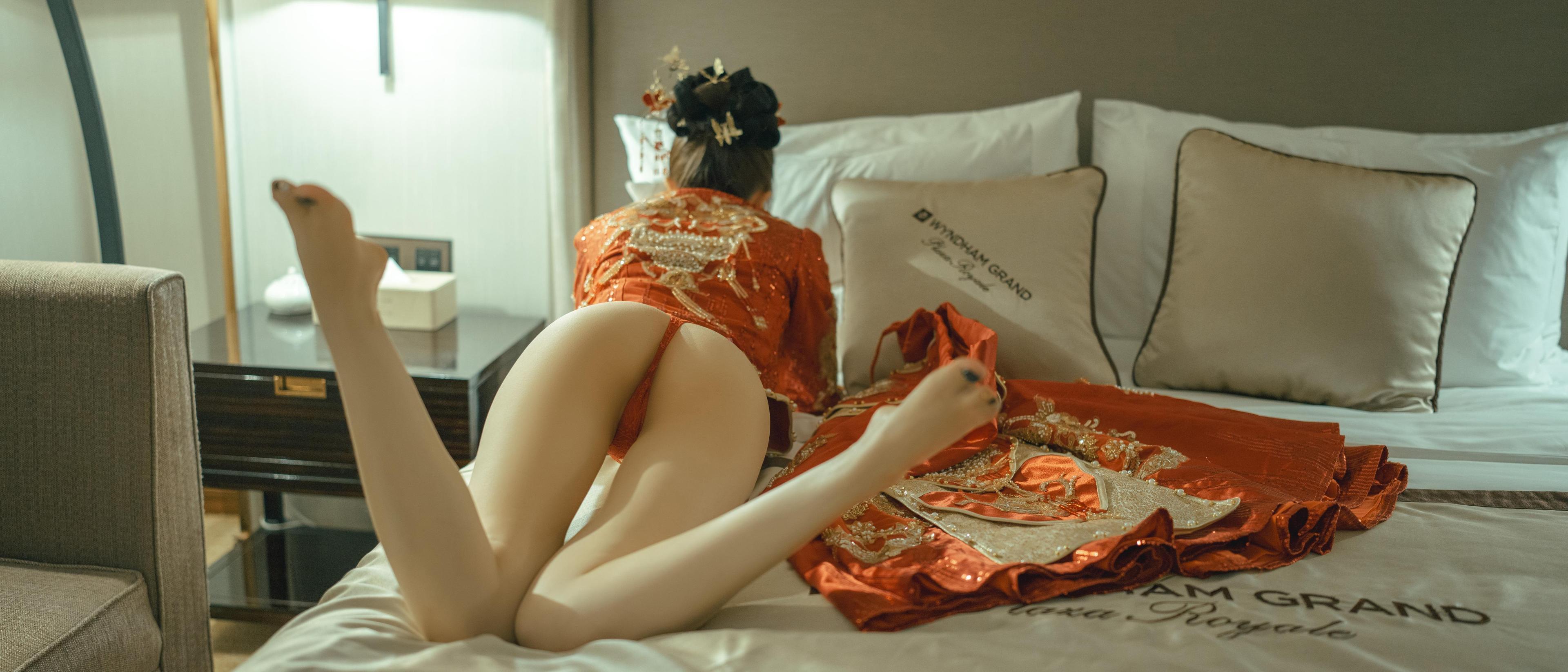 [私房] 鹿八歳 - 新婚小話：中式紅嫁衣婚房私房 108P1V