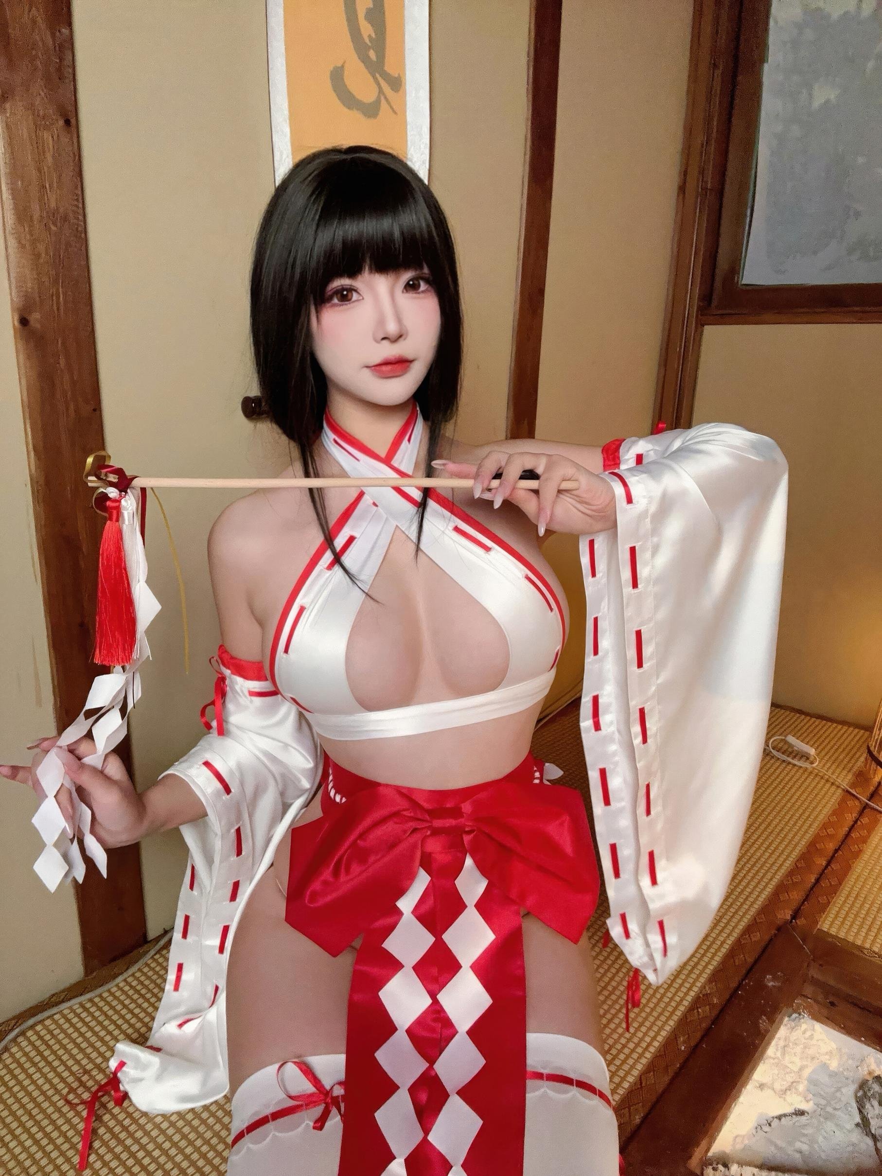 [私房] yuuhui玉匯 - Patreon訂閱傳統女巫：紅白巫女爆乳露點 大尺度私房 51P2V