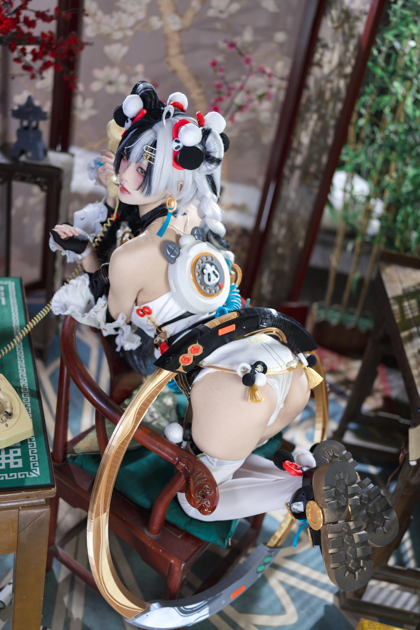 [Cosplay] Jiuqi Miao - Liuyin: White Stockings, Beautiful Legs, Exposed Shoulders, Busty, Eastern Style Elegance 41P