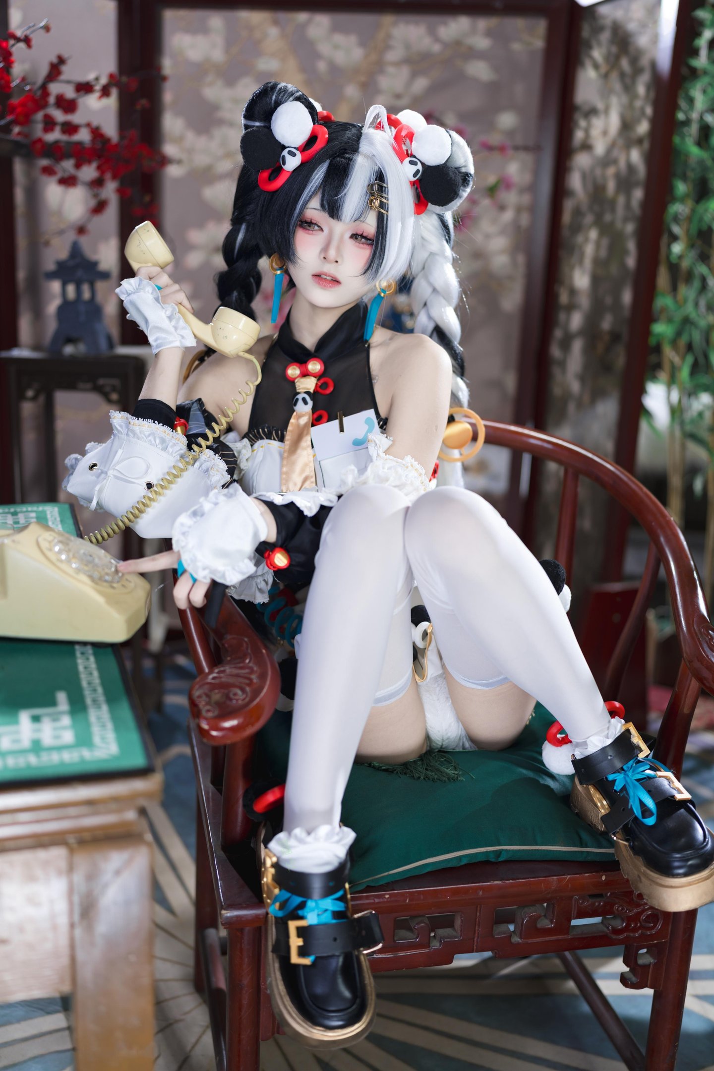 [Cosplay] Jiuqi Miao - Liuyin: White Stockings, Beautiful Legs, Exposed Shoulders, Busty, Eastern Style Elegance 41P