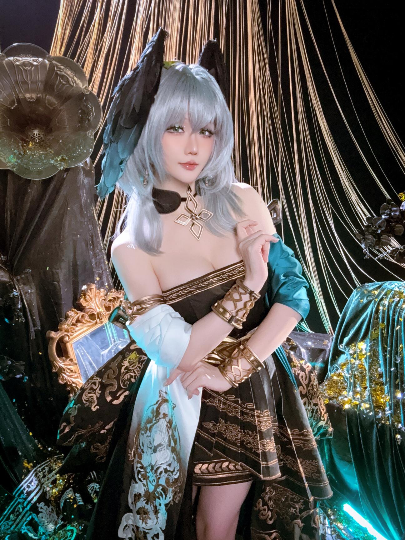 【コスプレ】星之迟迟Hoshilily - 明日方舟 ホル海雅：銀髪肩出し黒金ドレス 美胸大腿再現 35P