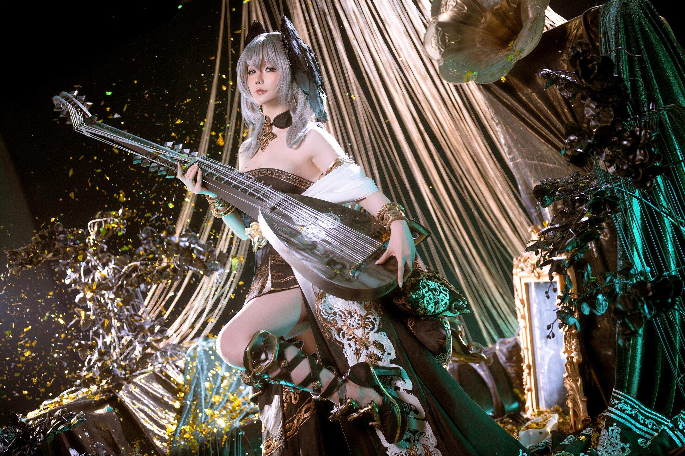 【コスプレ】星之迟迟Hoshilily - 明日方舟 ホル海雅：銀髪肩出し黒金ドレス 美胸大腿再現 35P