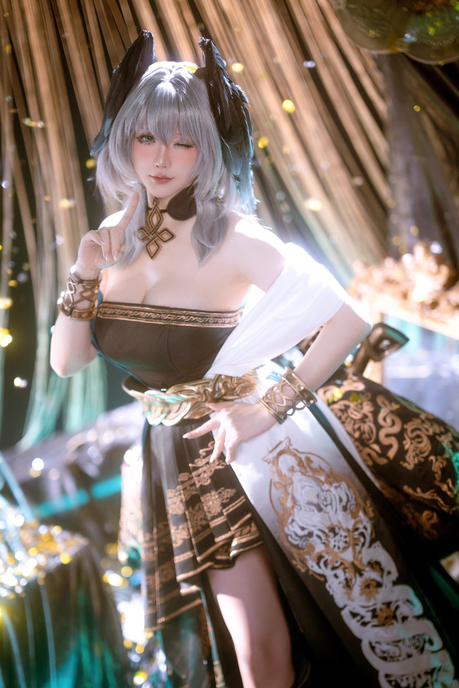 【コスプレ】星之迟迟Hoshilily - 明日方舟 ホル海雅：銀髪肩出し黒金ドレス 美胸大腿再現 35P
