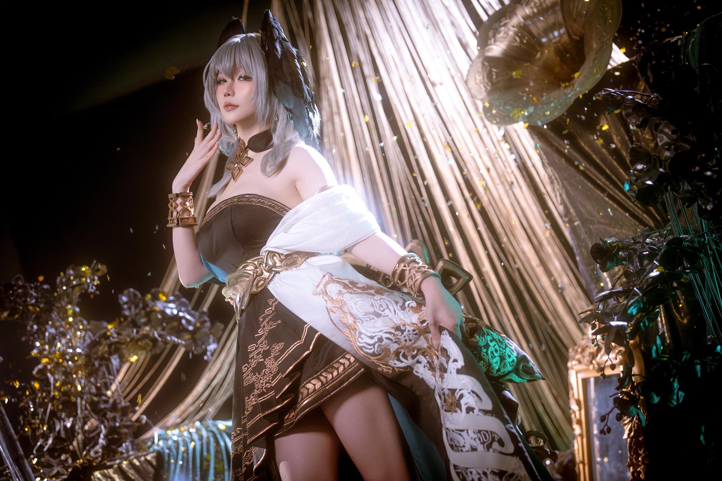 【コスプレ】星之迟迟Hoshilily - 明日方舟 ホル海雅：銀髪肩出し黒金ドレス 美胸大腿再現 35P