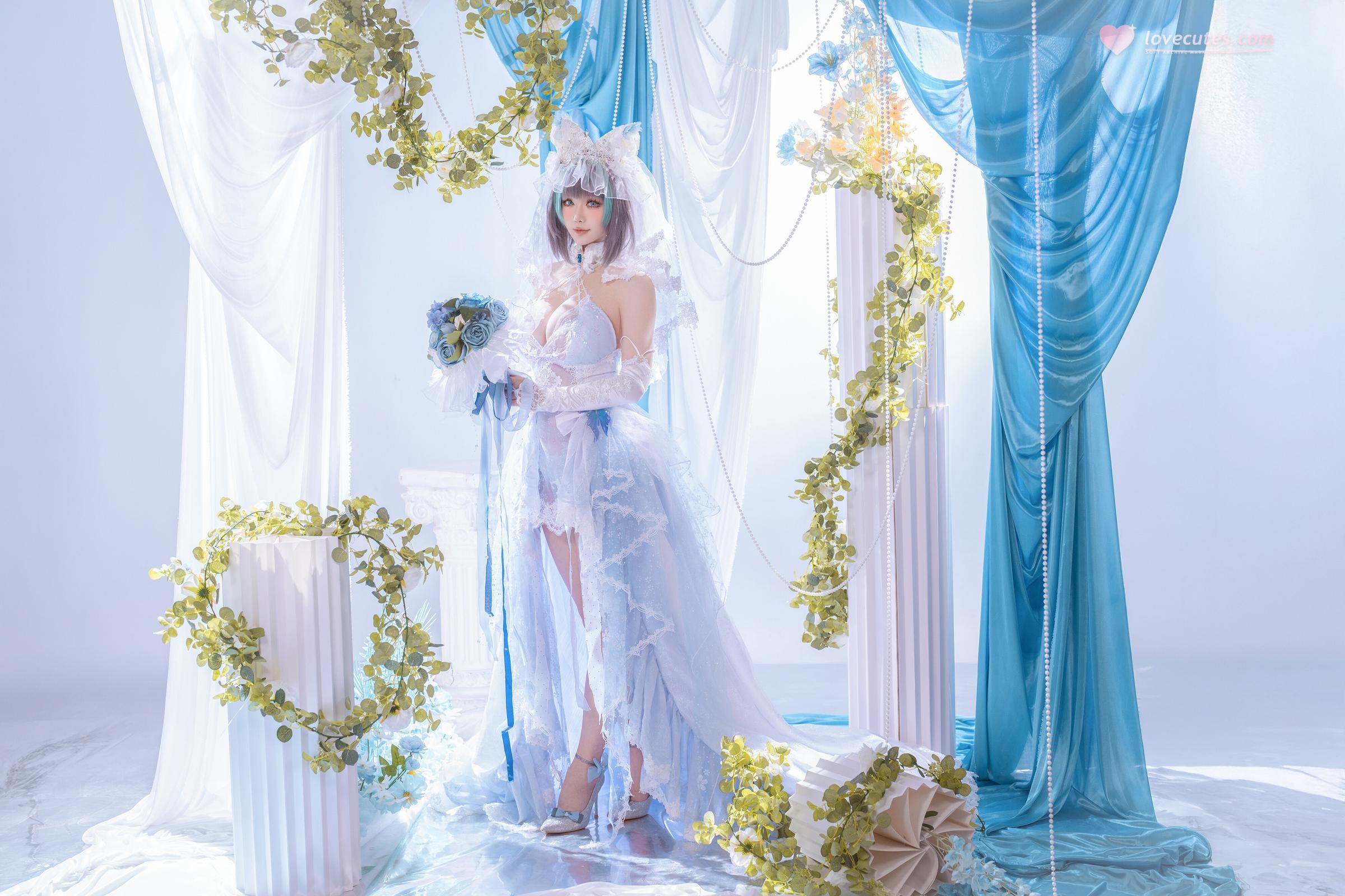 [Cosplay] Hoshilily - Azur Lane Cheshire: A Stunning Blend of White-Blue Outfit and Cat Ear Elements in 44P