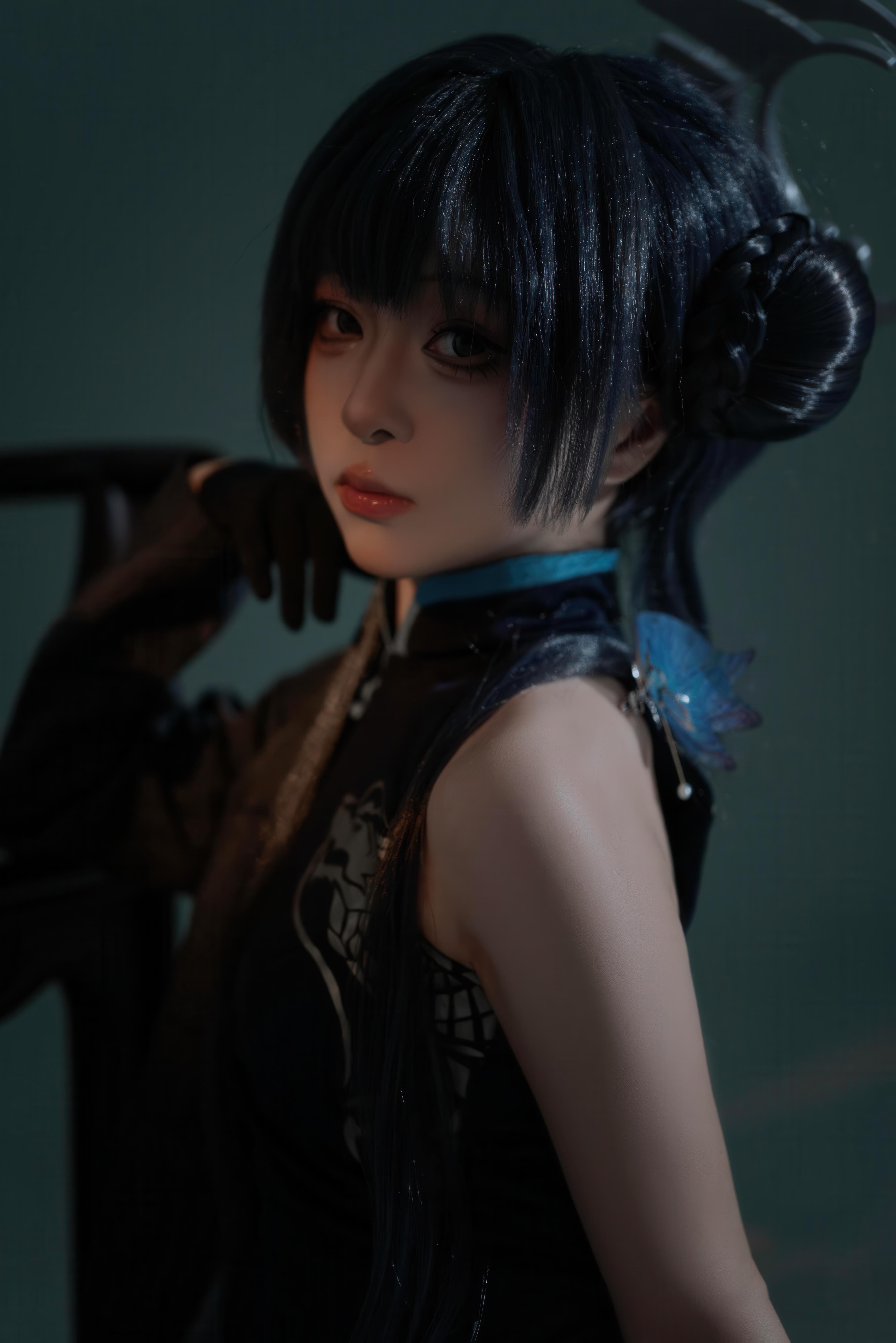 [コスプレ] 矢量魚 - 蔚蓝档案 龍華妃咲：中華風チャイナドレスと青い蝶の要素が交錯する冷艶なキャラクター再現 24P